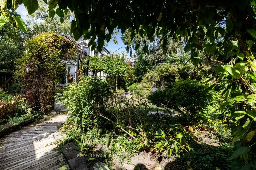 337 Palace Road