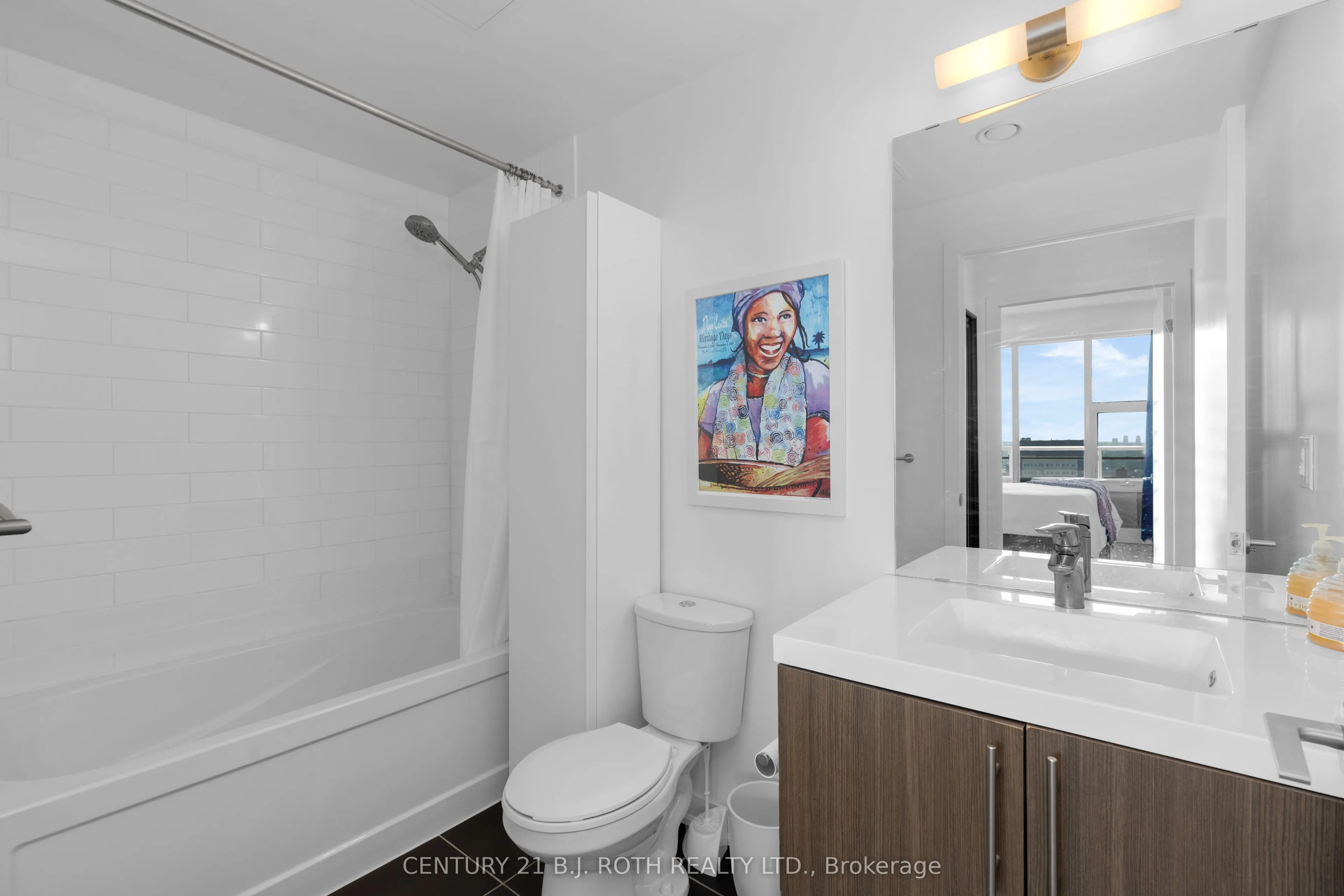 85 Duke Street W, #1507