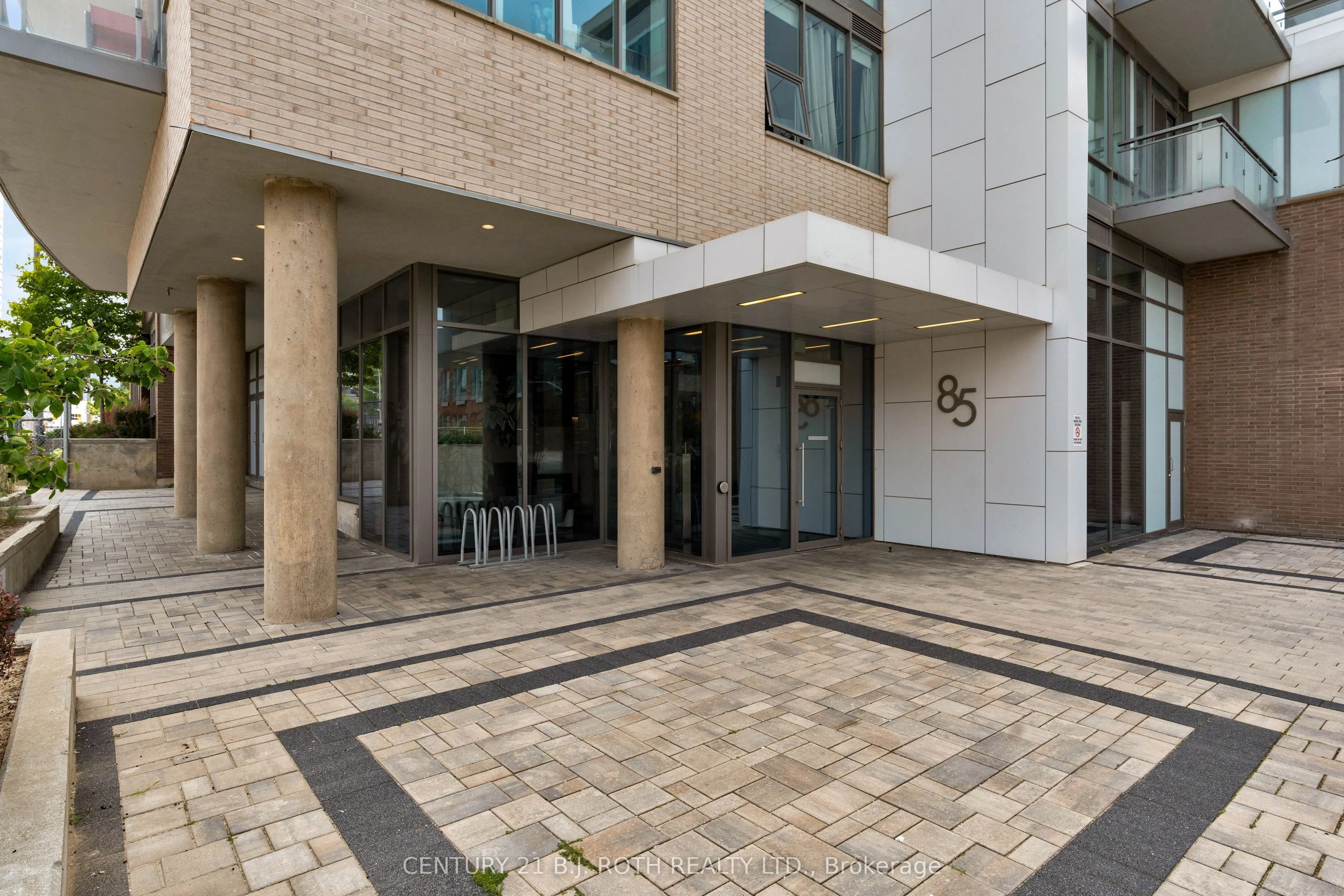 85 Duke Street W, #1507