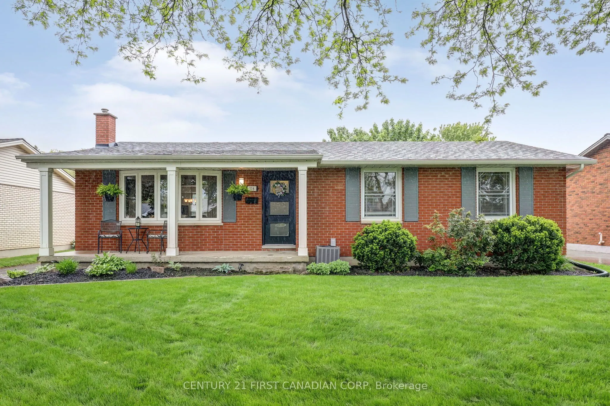 116 Downing Crescent