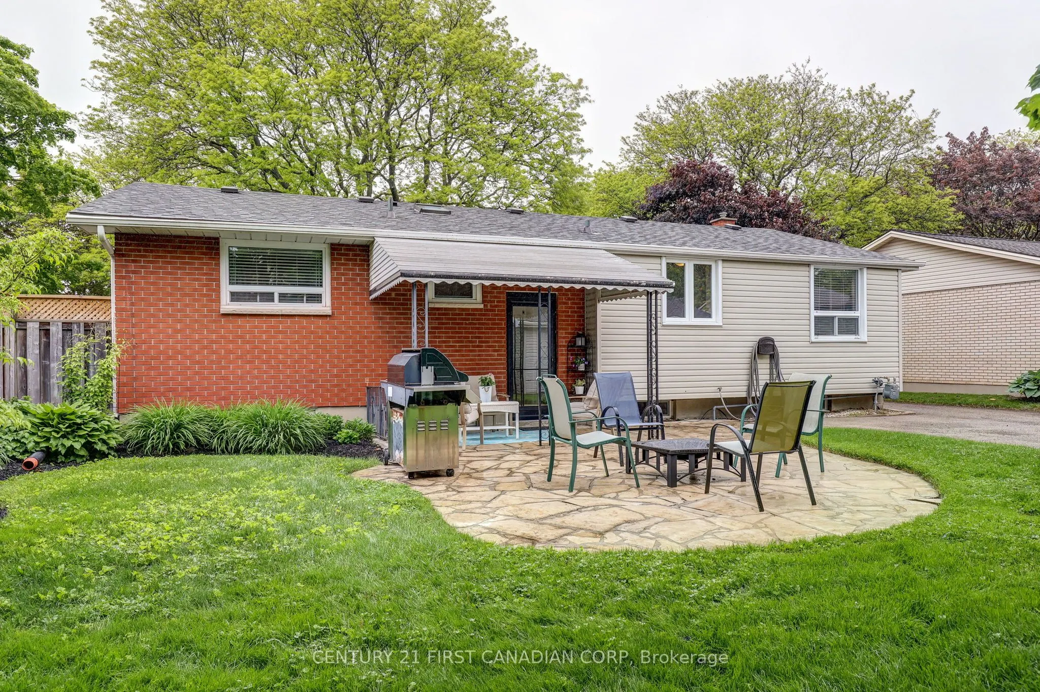 116 Downing Crescent