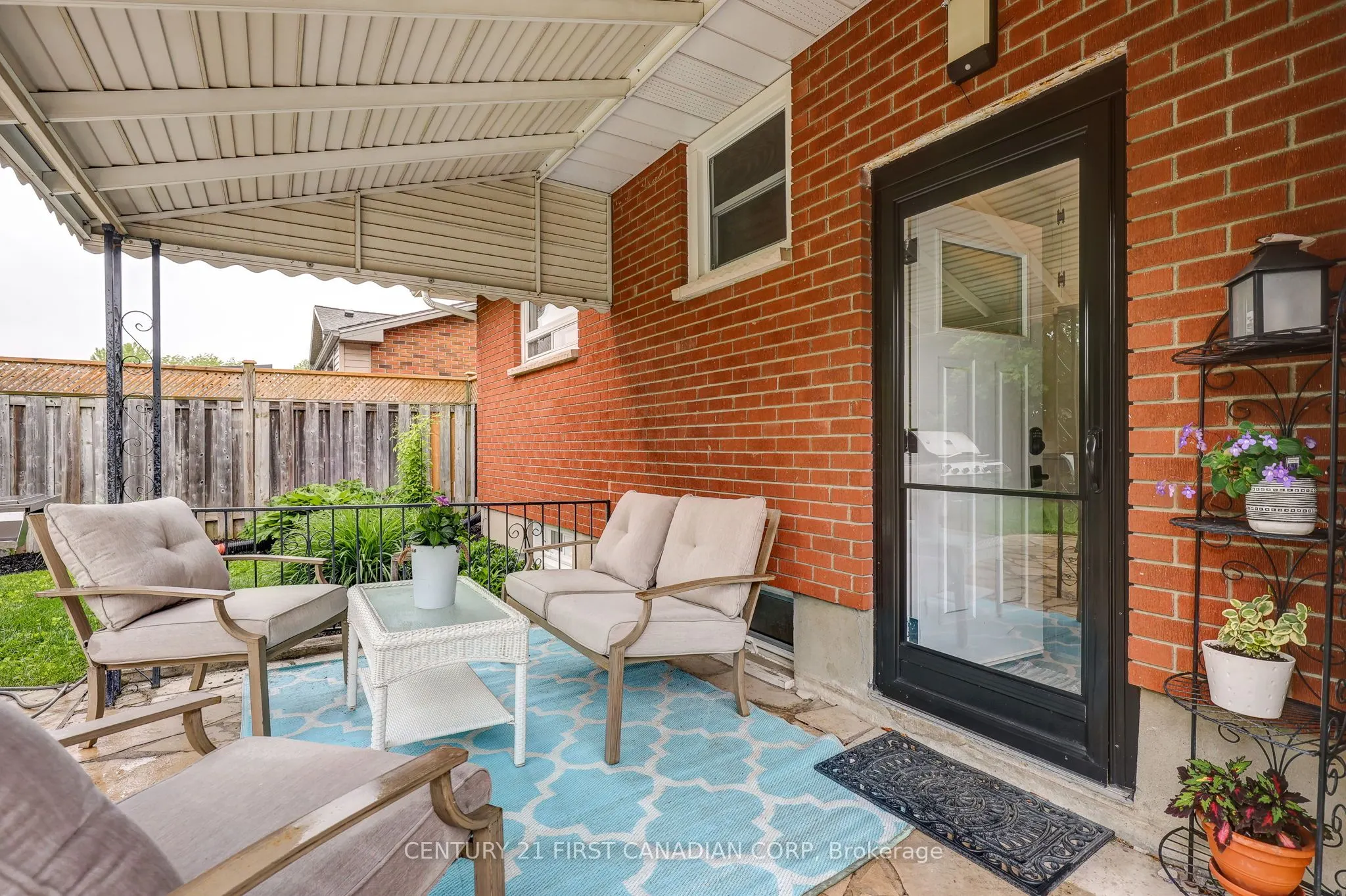 116 Downing Crescent