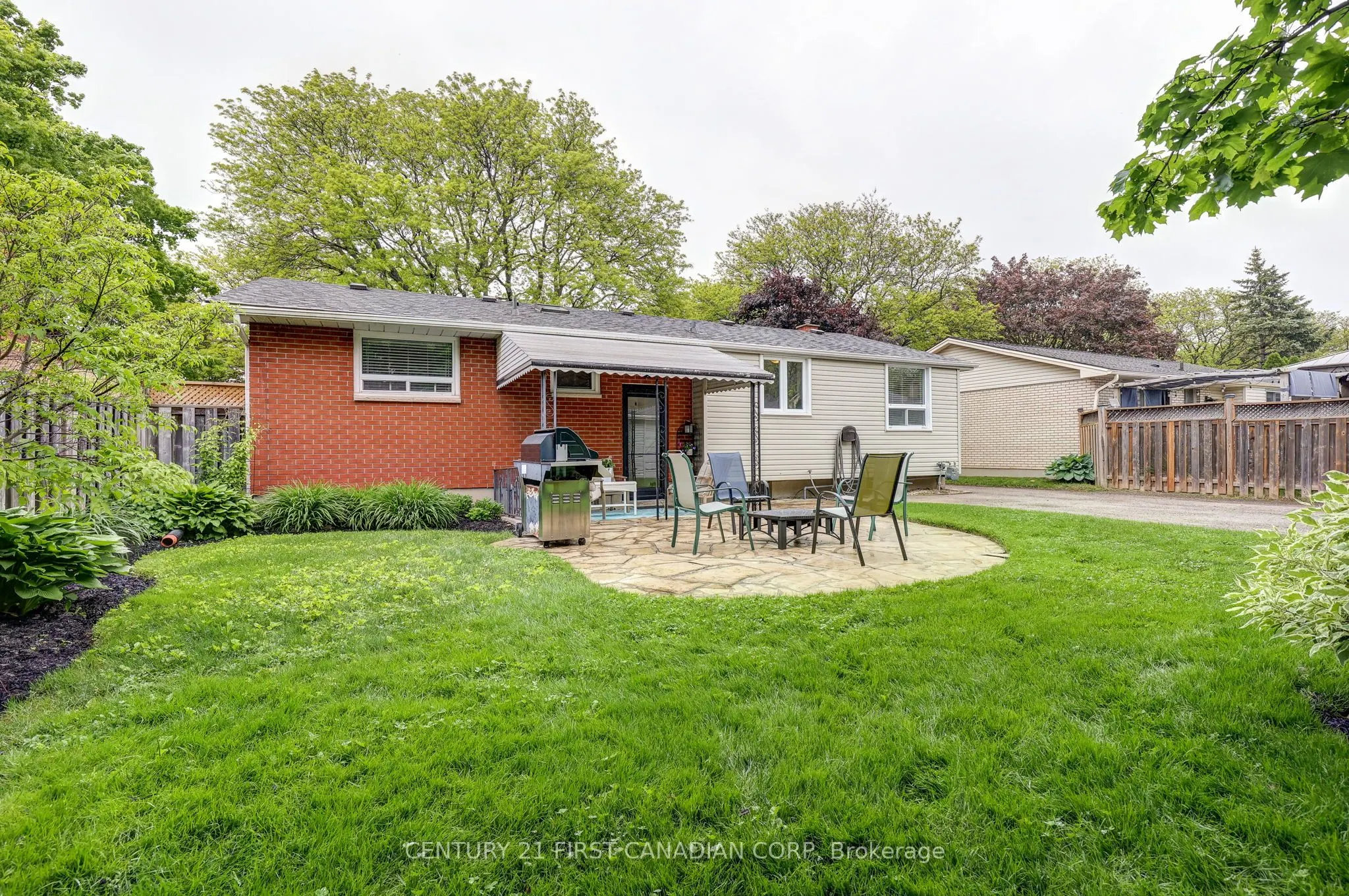 116 Downing Crescent