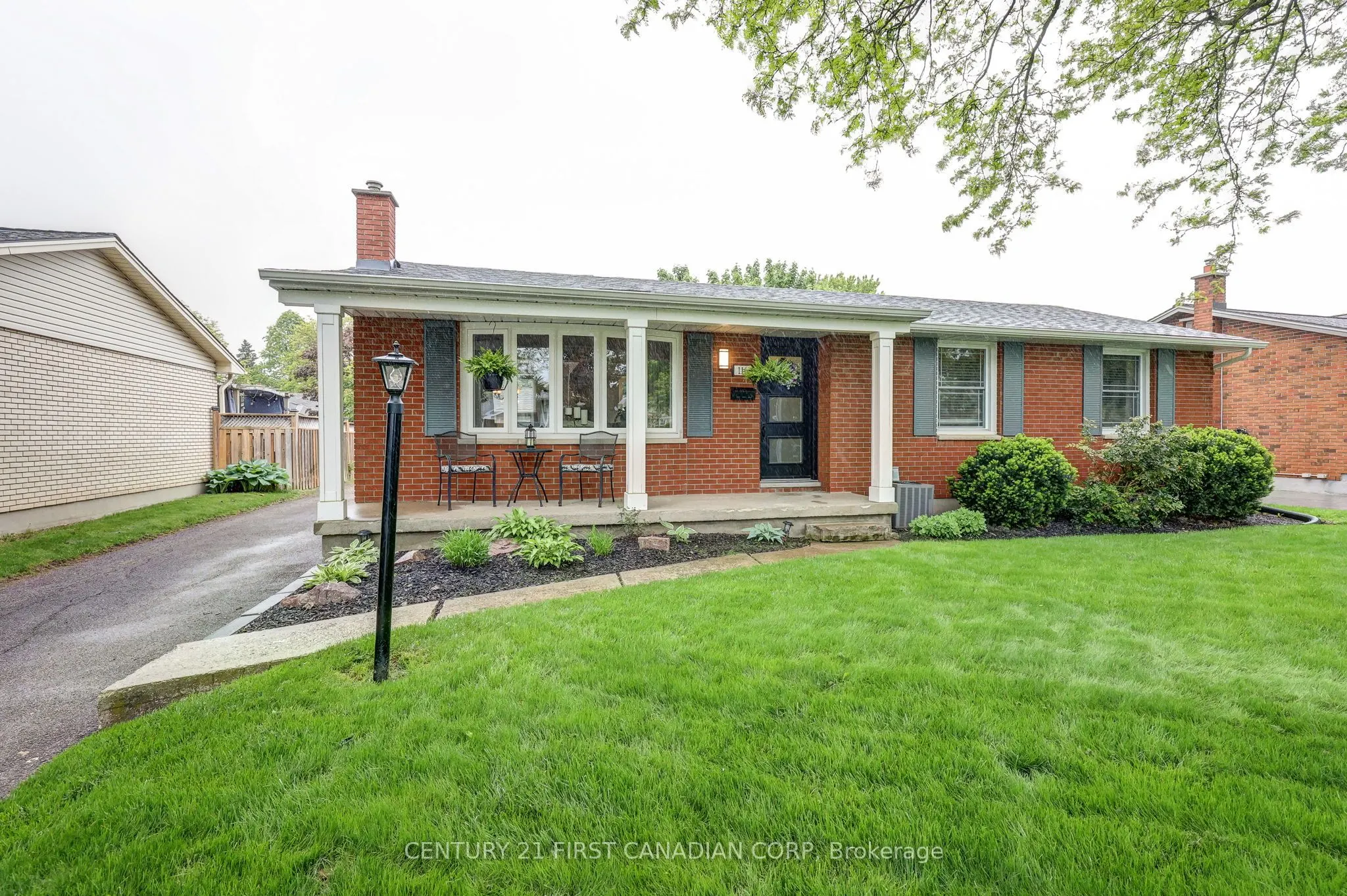 116 Downing Crescent