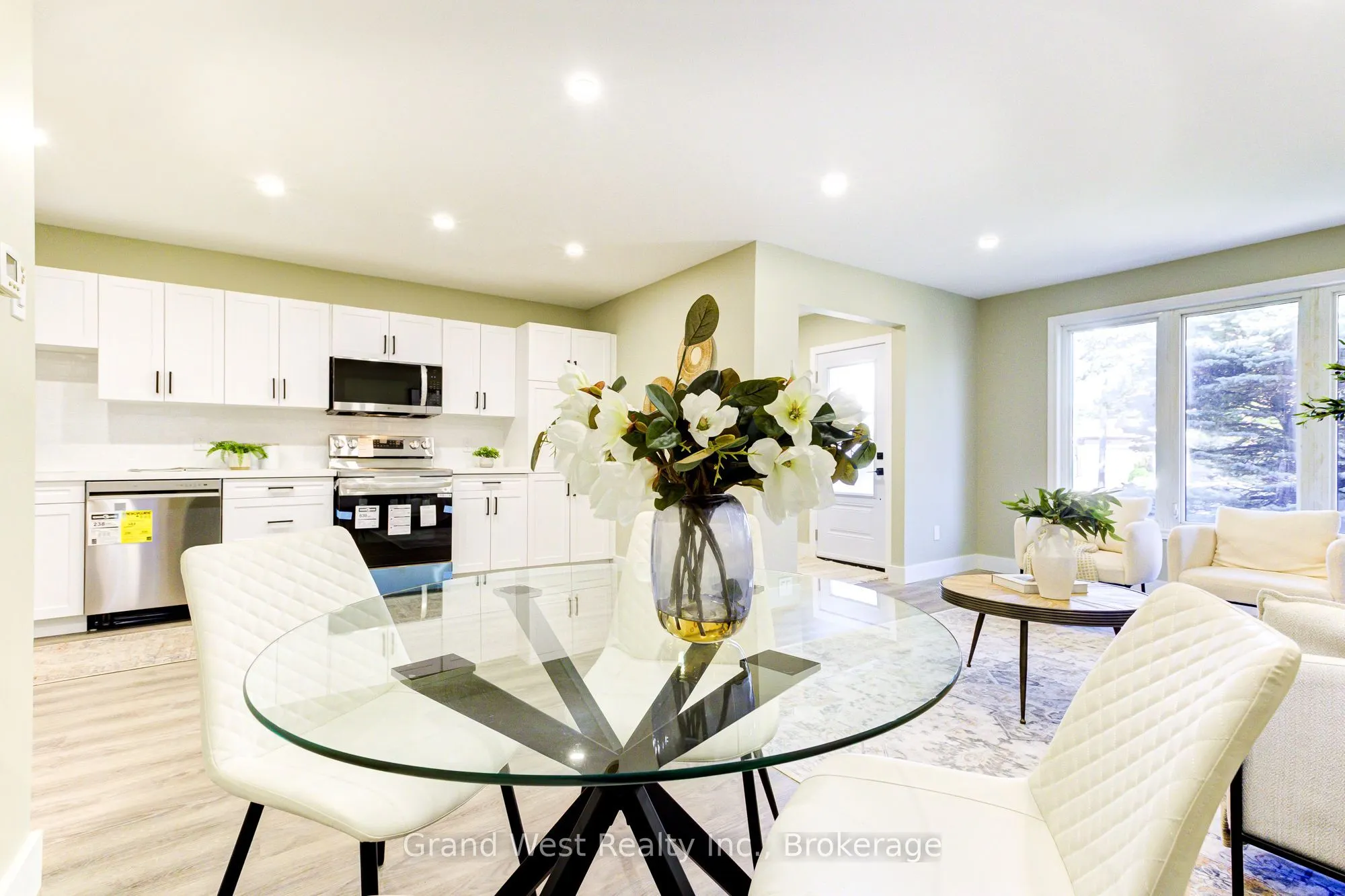 235 Sunset Boulevard