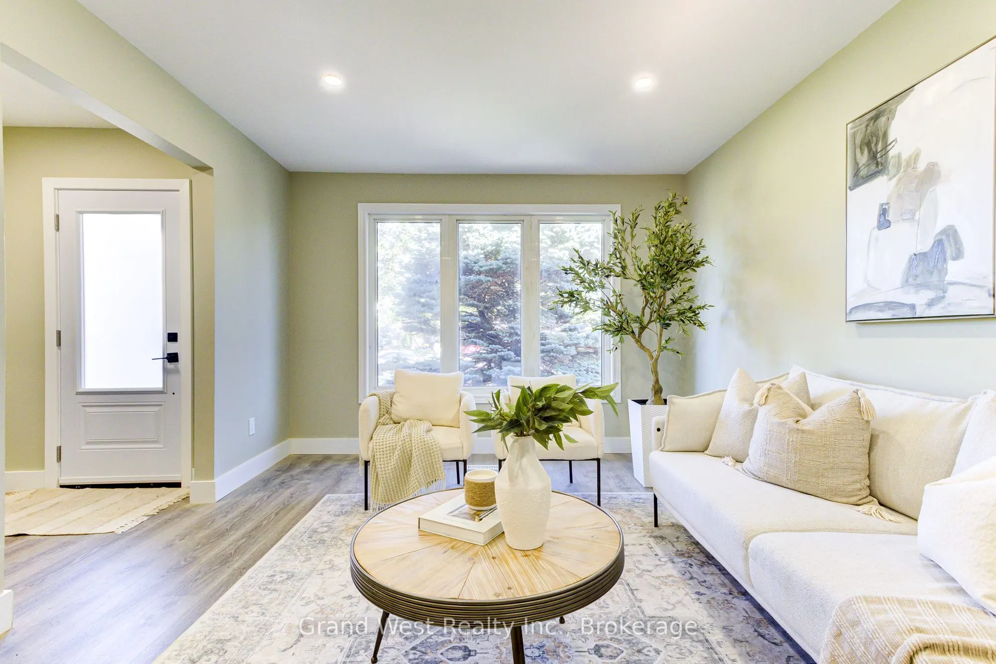 235 Sunset Boulevard