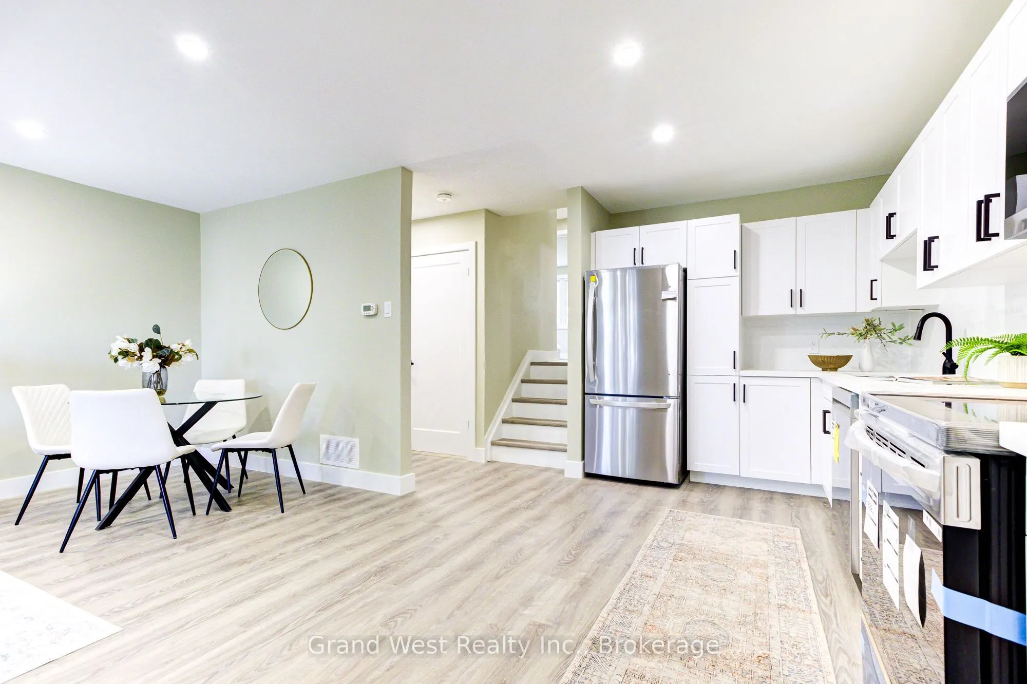 235 Sunset Boulevard