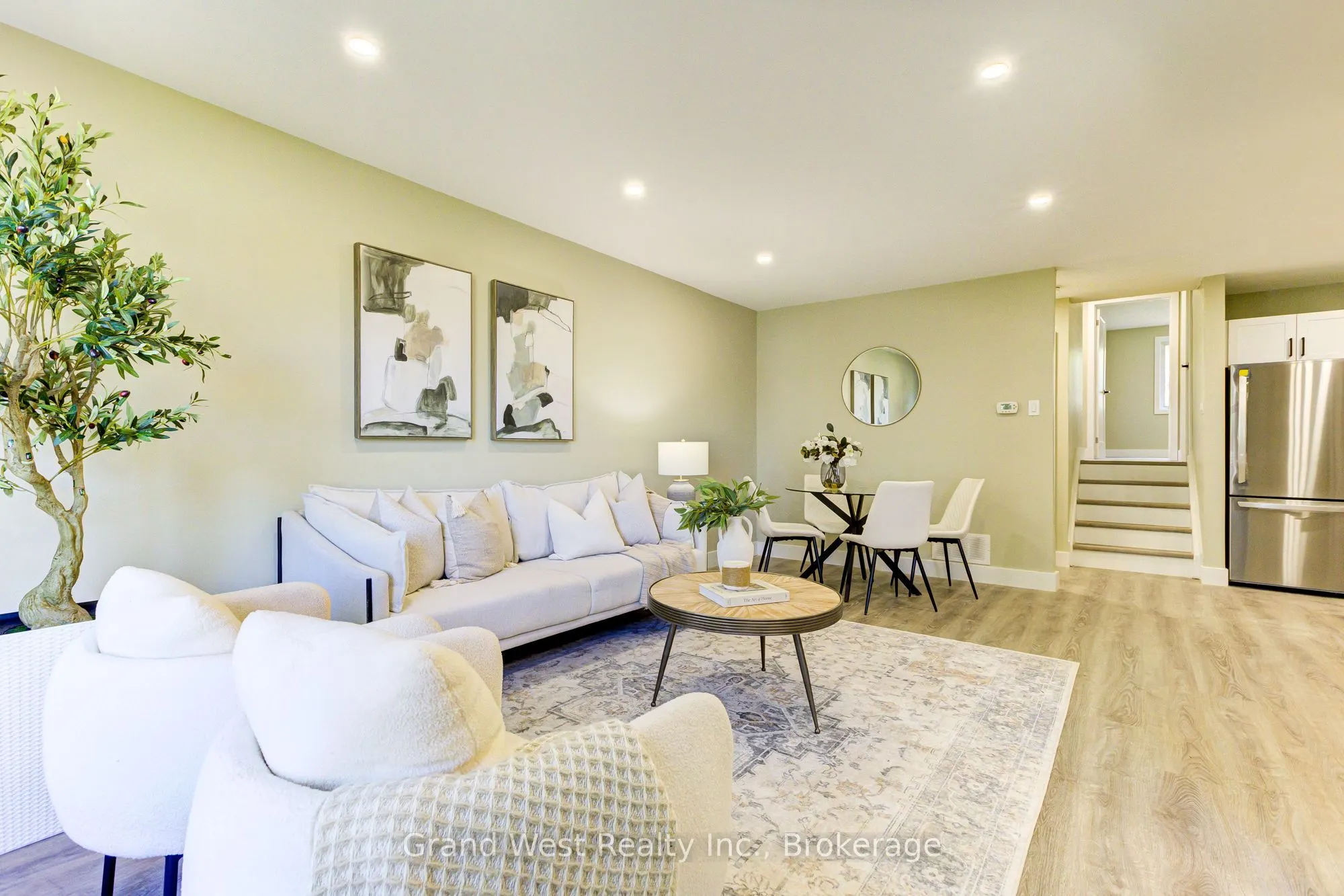 235 Sunset Boulevard