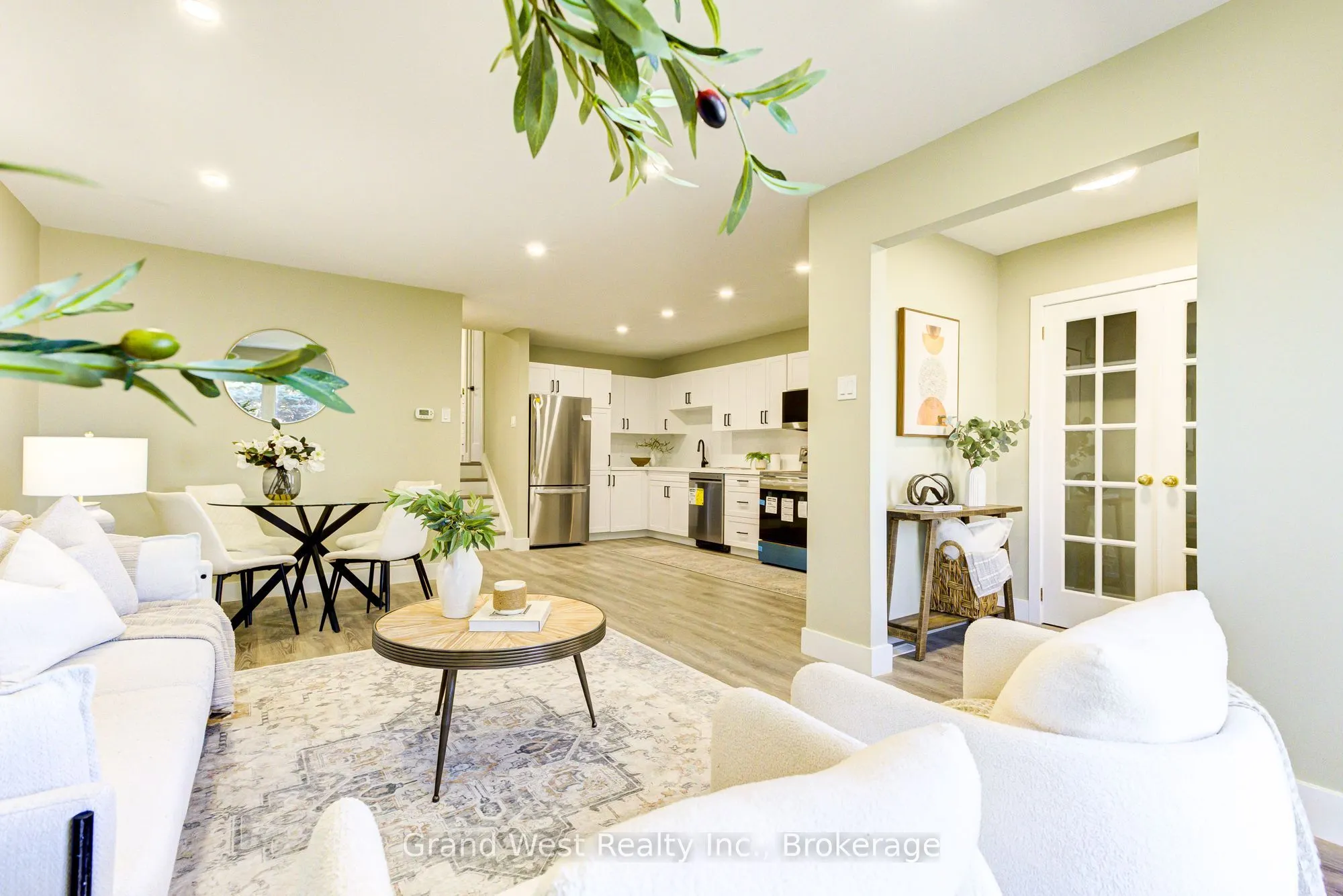 235 Sunset Boulevard
