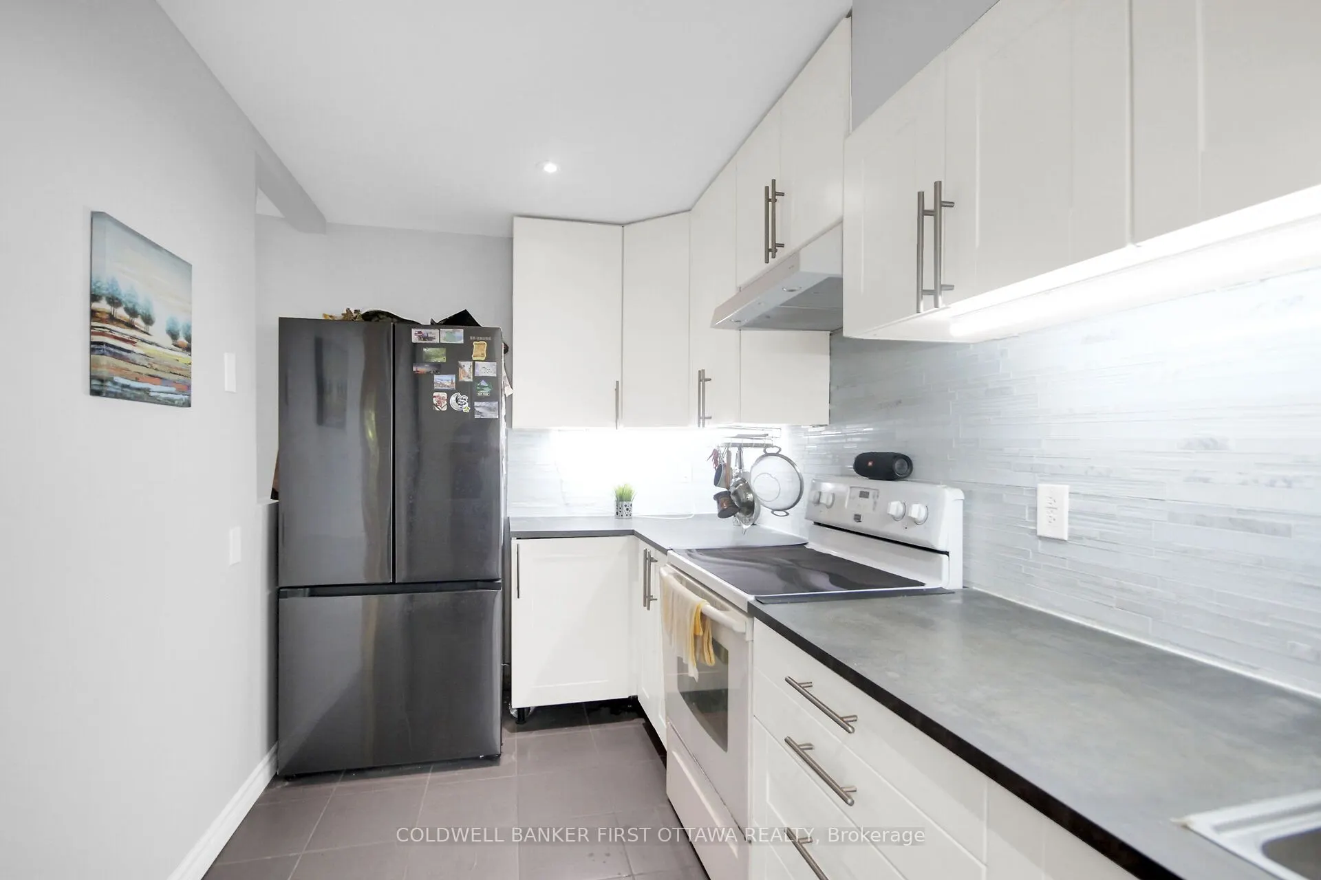 1466 Foxwell Street N, #28
