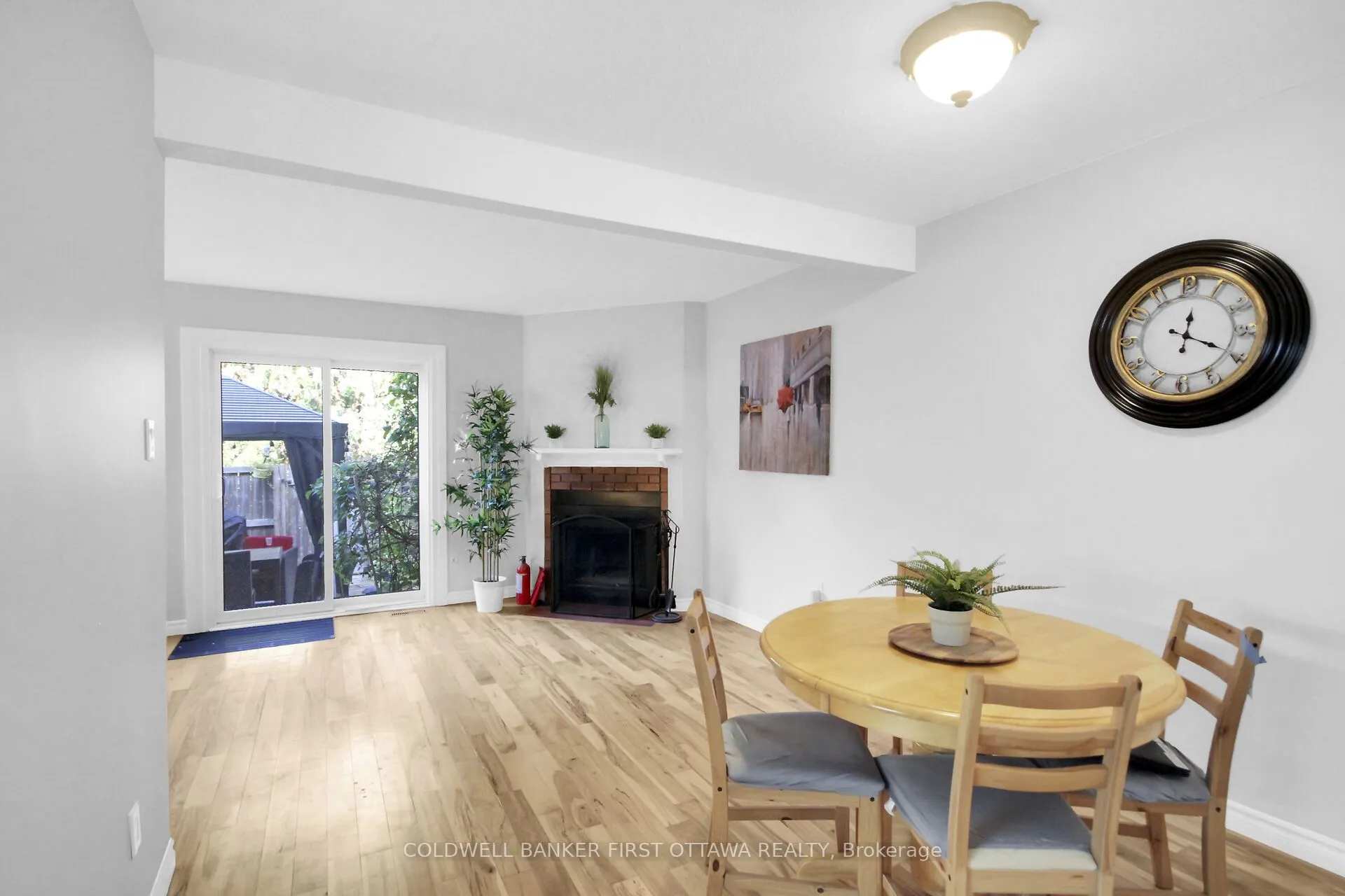 1466 Foxwell Street N, #28