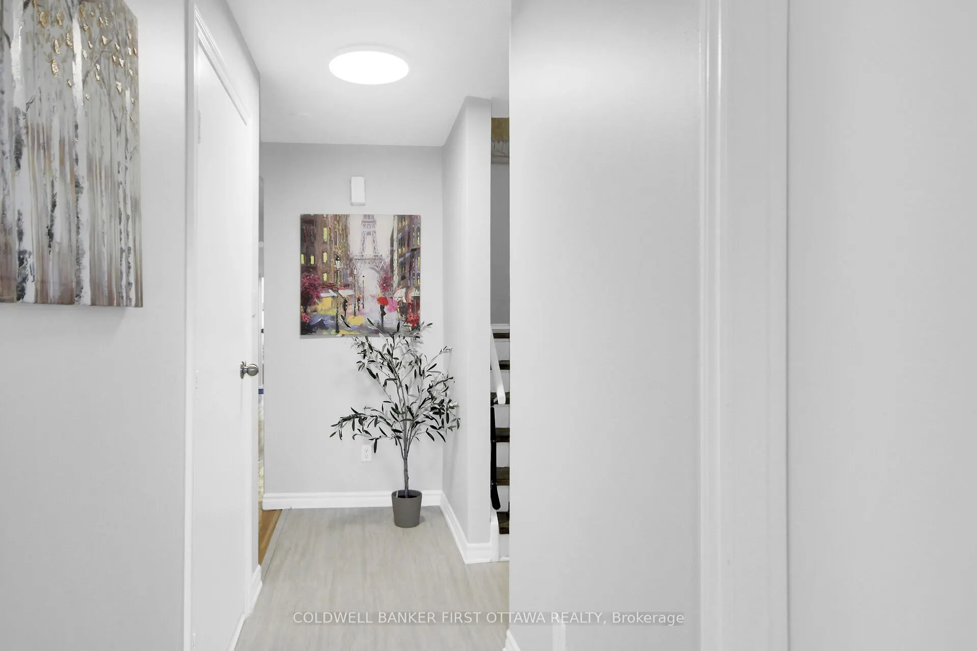 1466 Foxwell Street N, #28