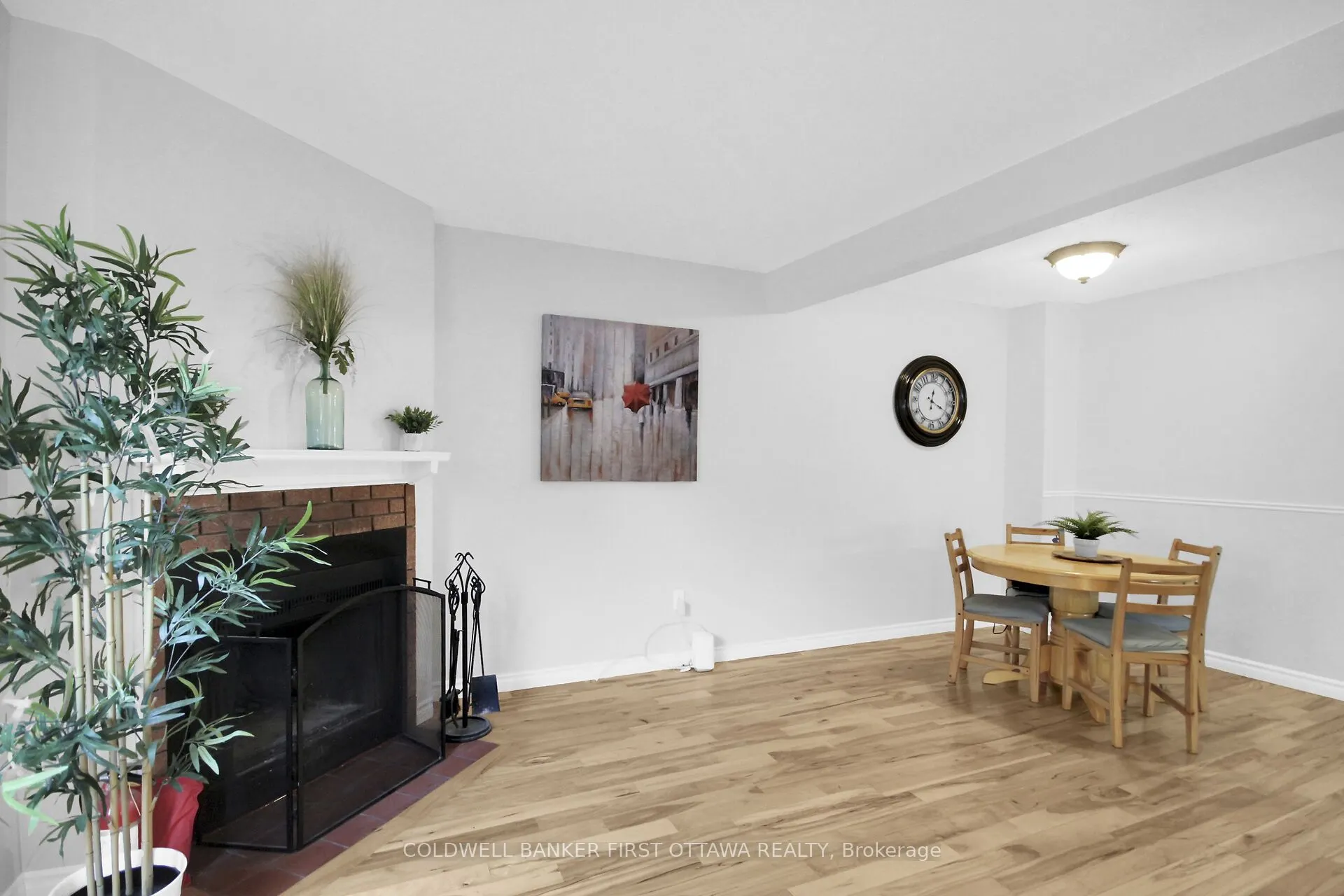 1466 Foxwell Street N, #28