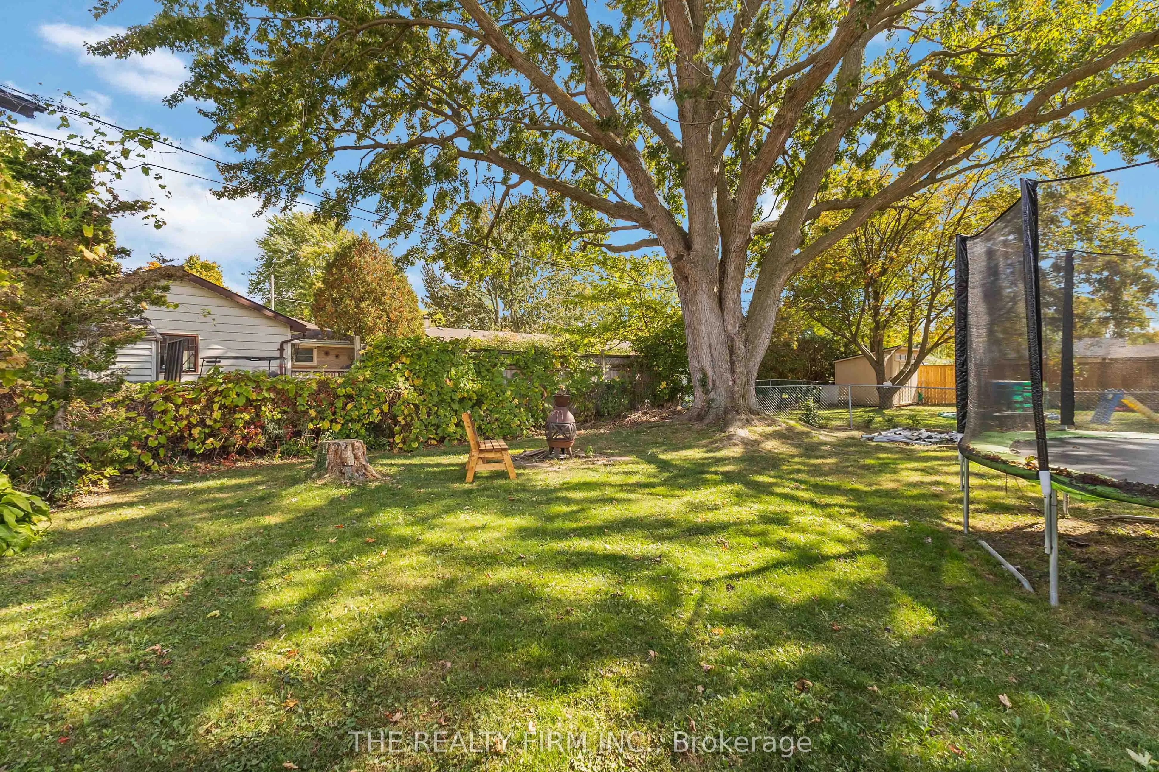1919 Duluth Crescent