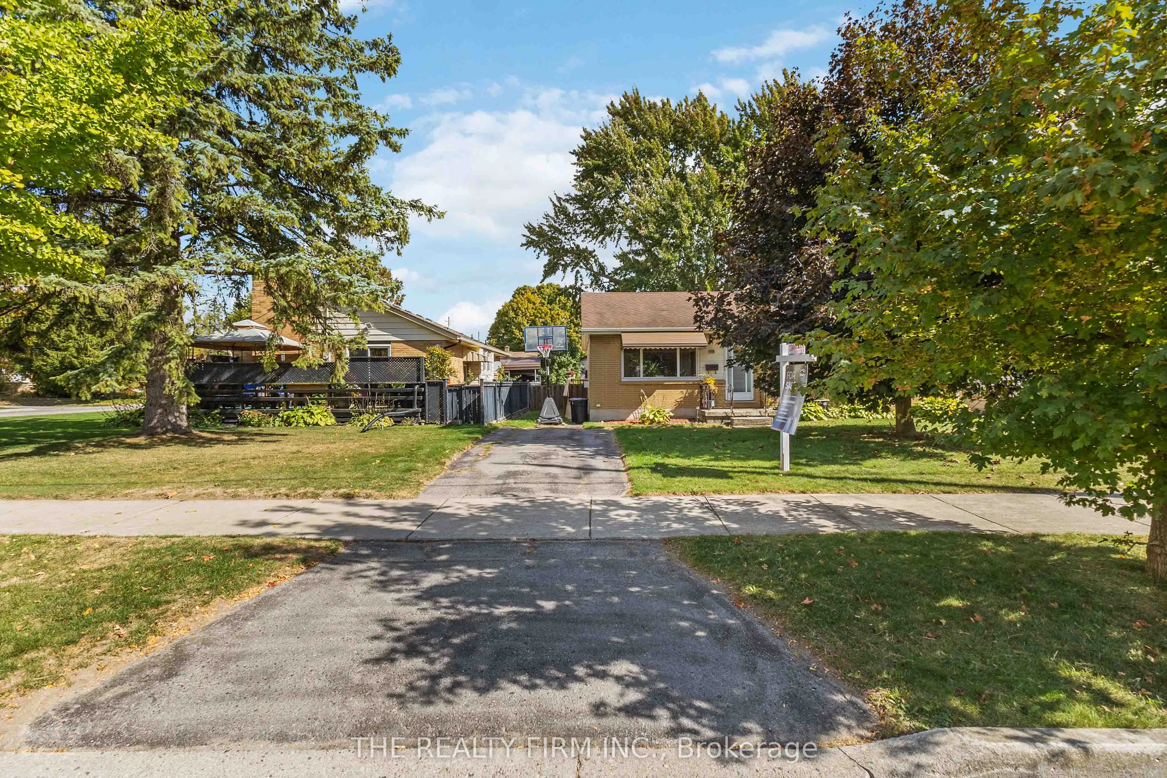 1919 Duluth Crescent