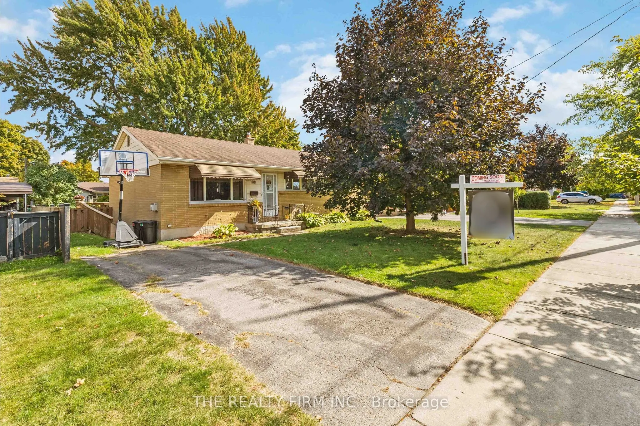 1919 Duluth Crescent