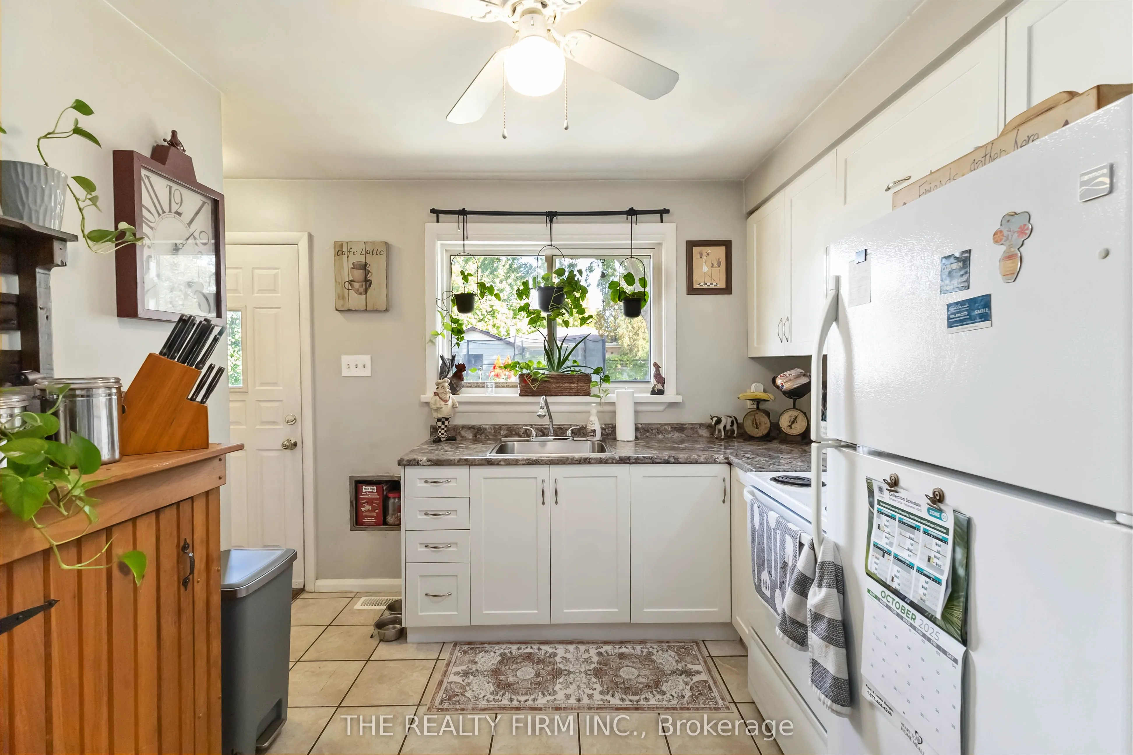 1919 Duluth Crescent