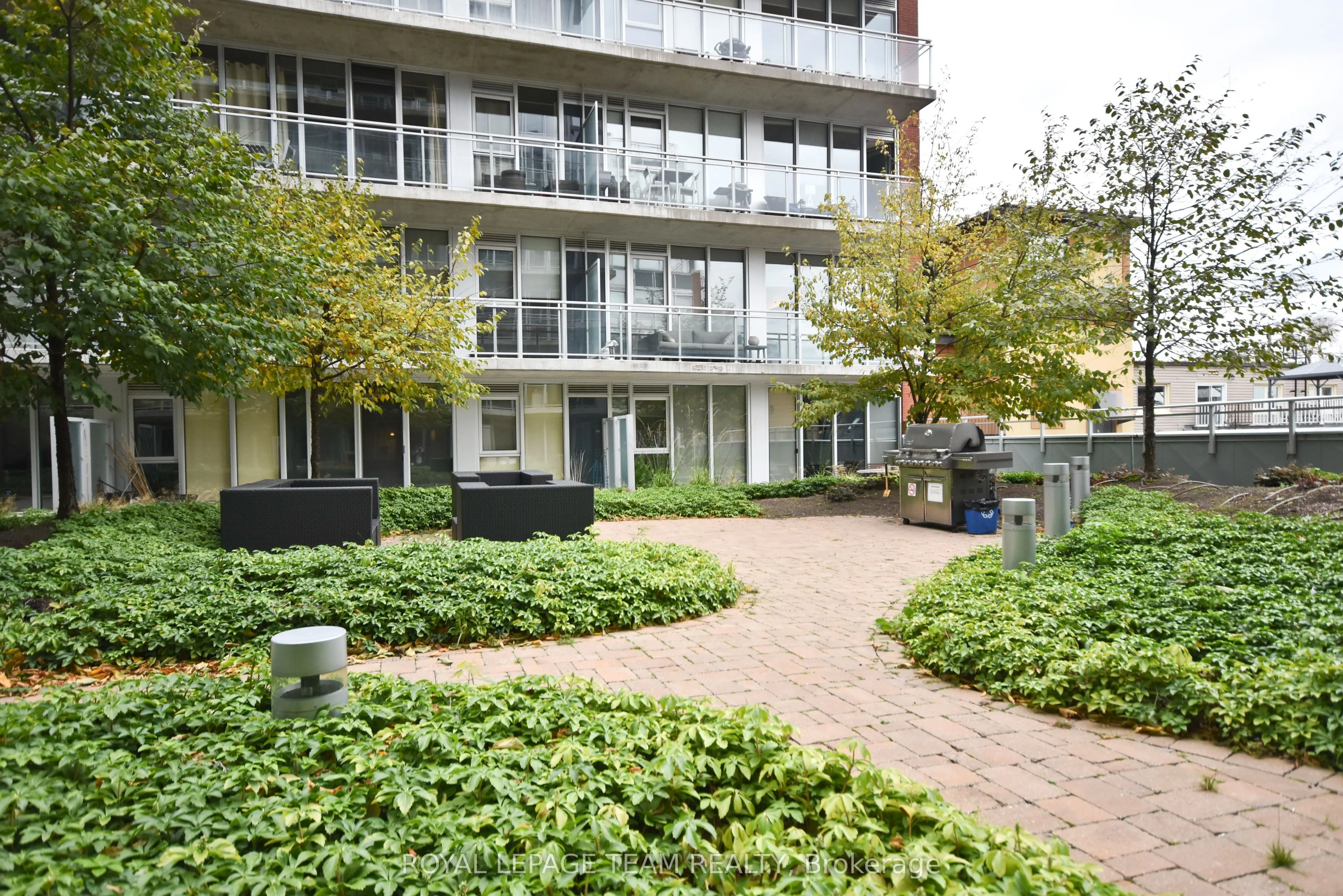 354 Gladstone Avenue, #211