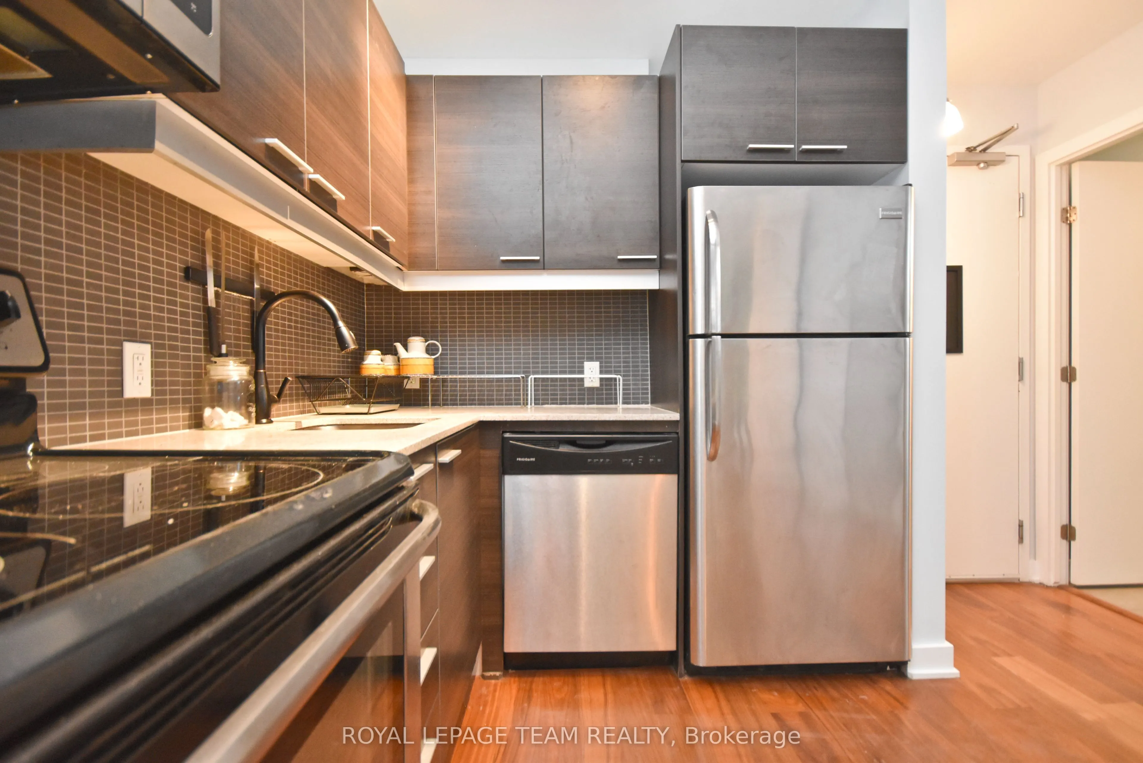 354 Gladstone Avenue, #211