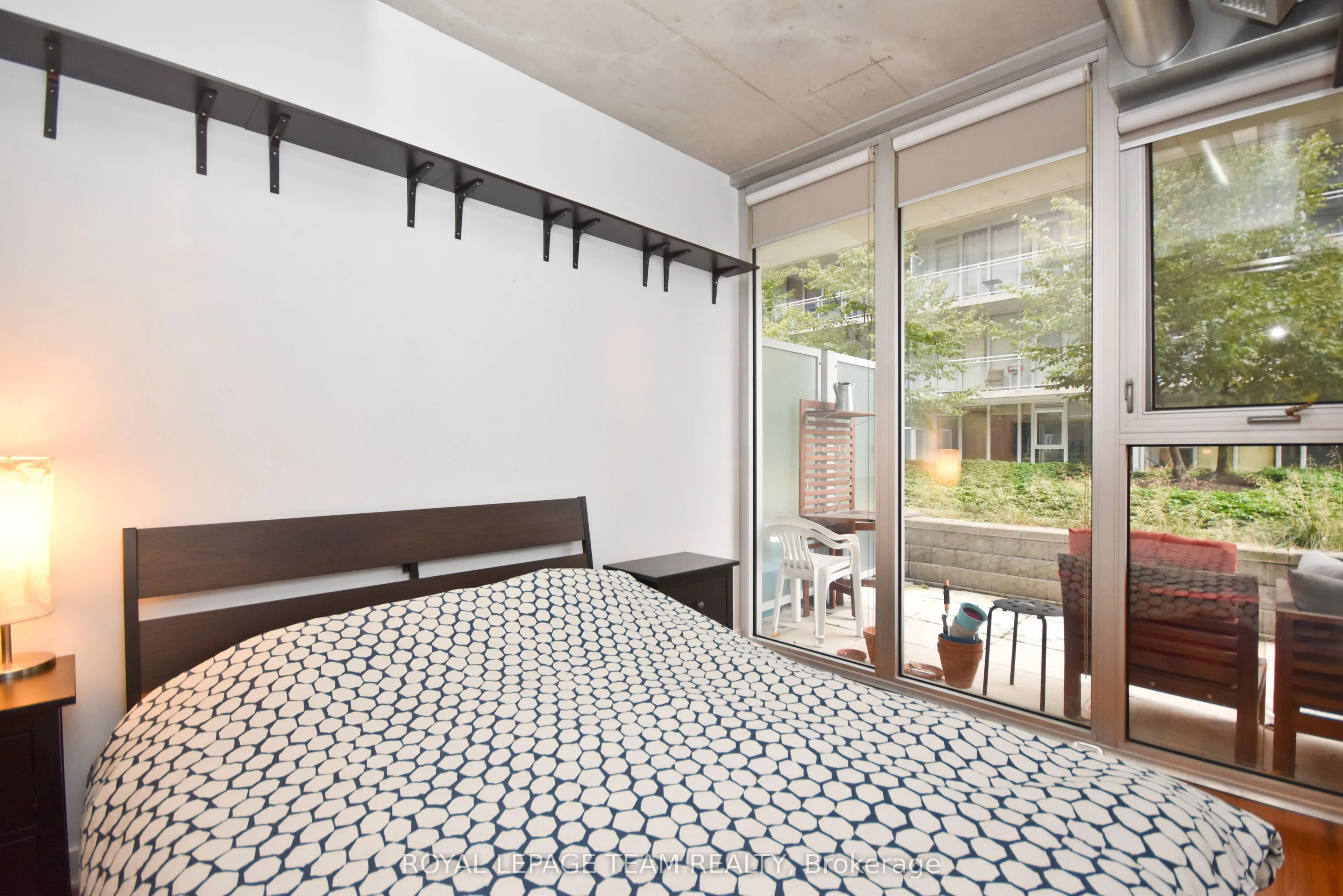 354 Gladstone Avenue, #211