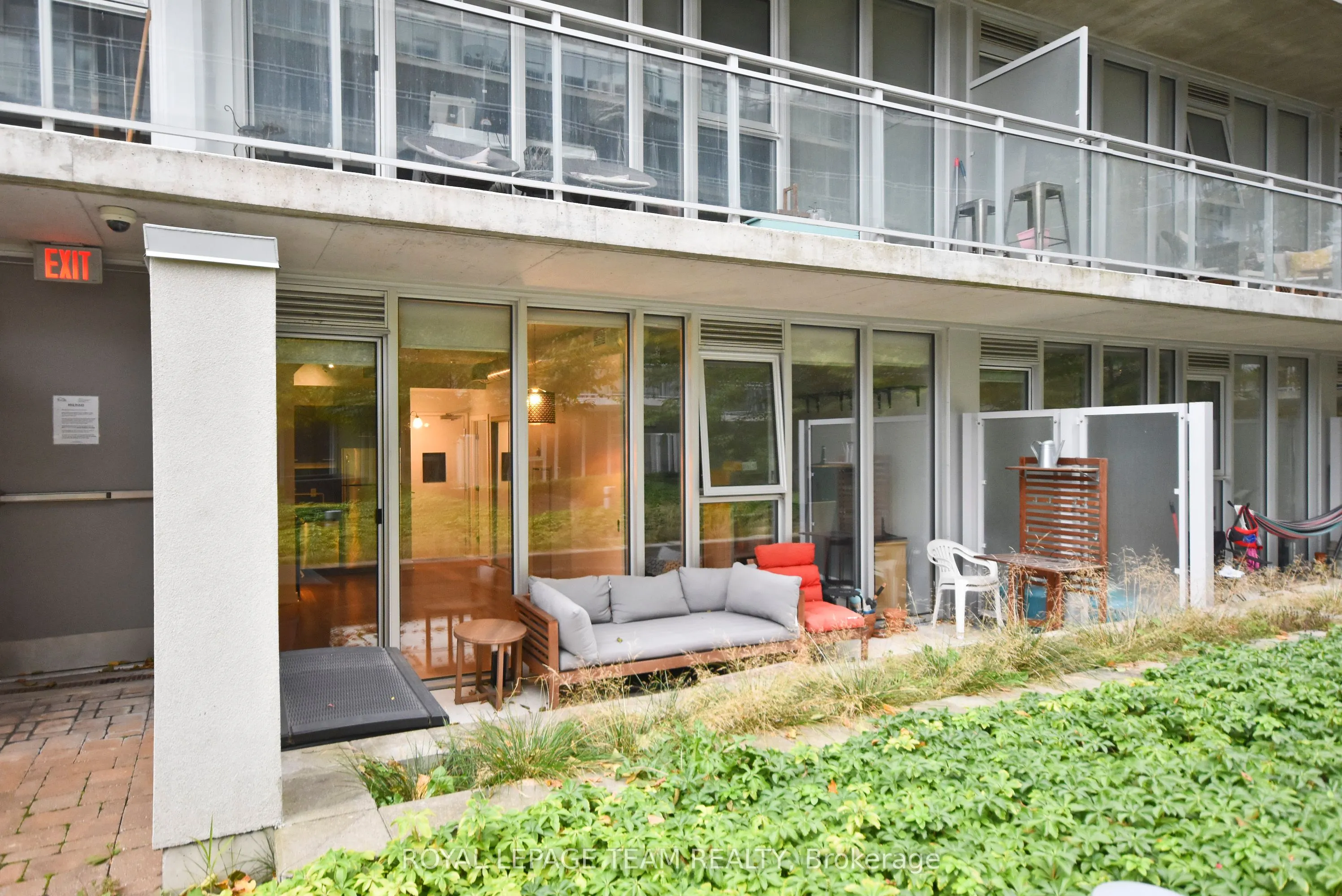 354 Gladstone Avenue, #211