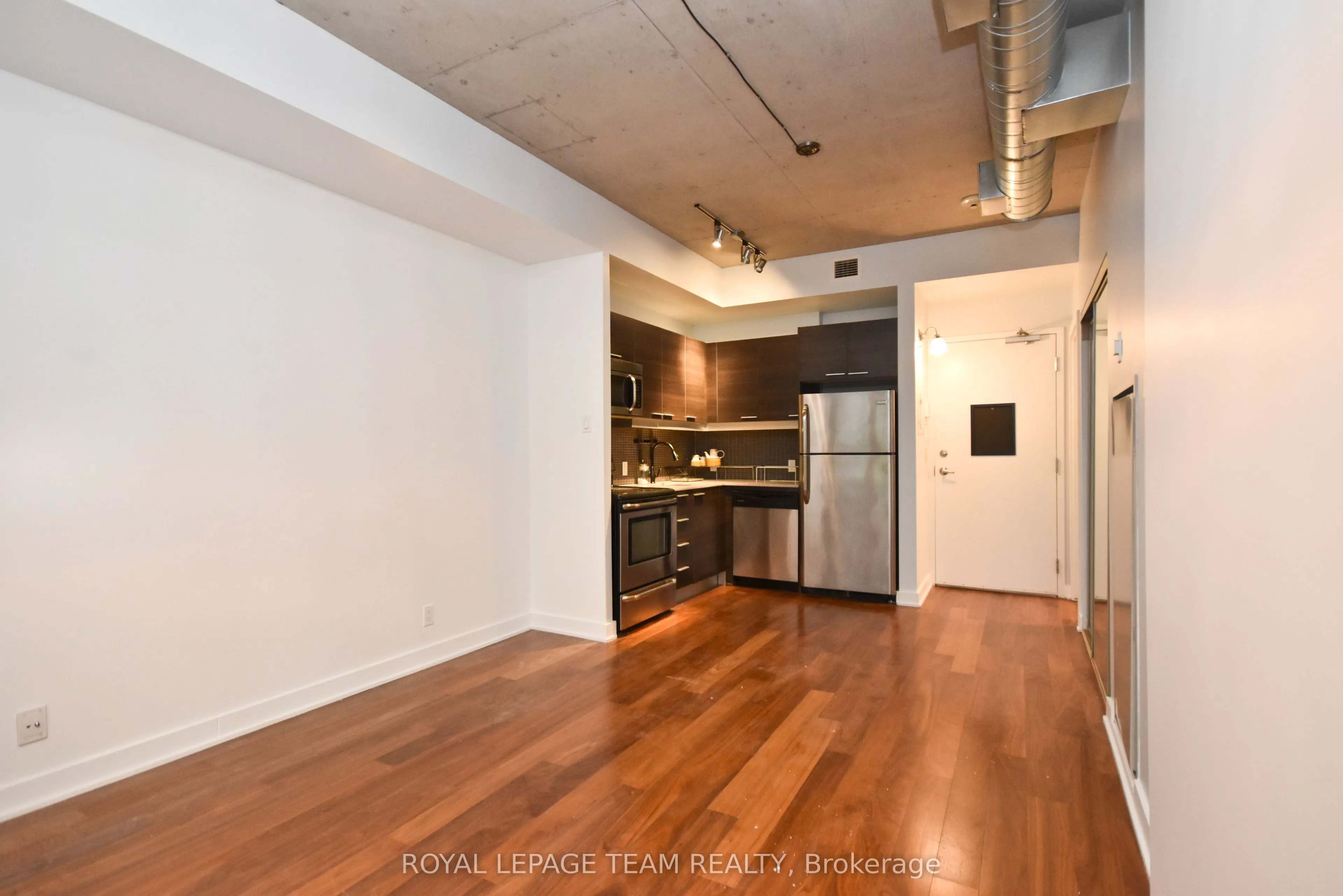 354 Gladstone Avenue, #211