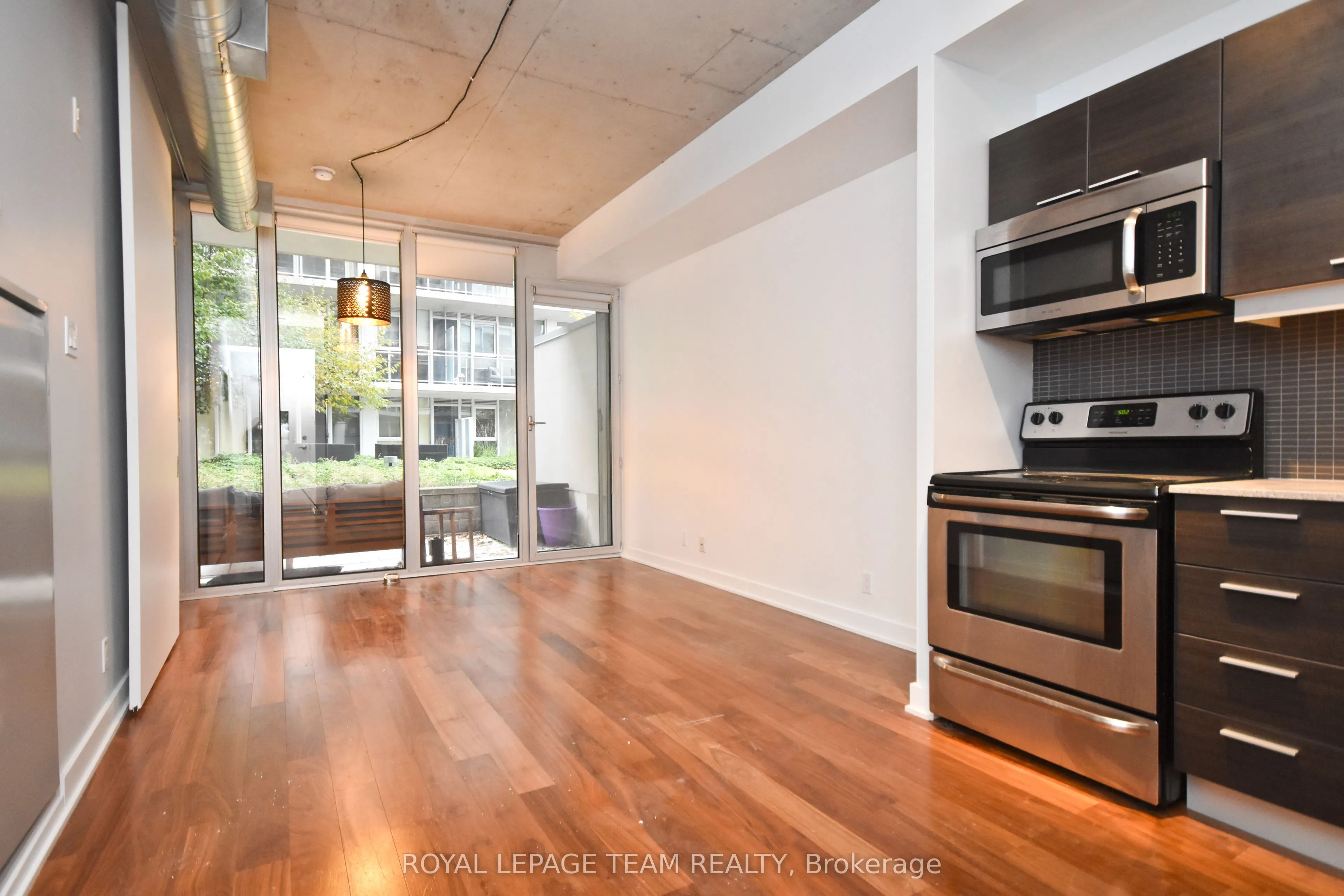 354 Gladstone Avenue, #211