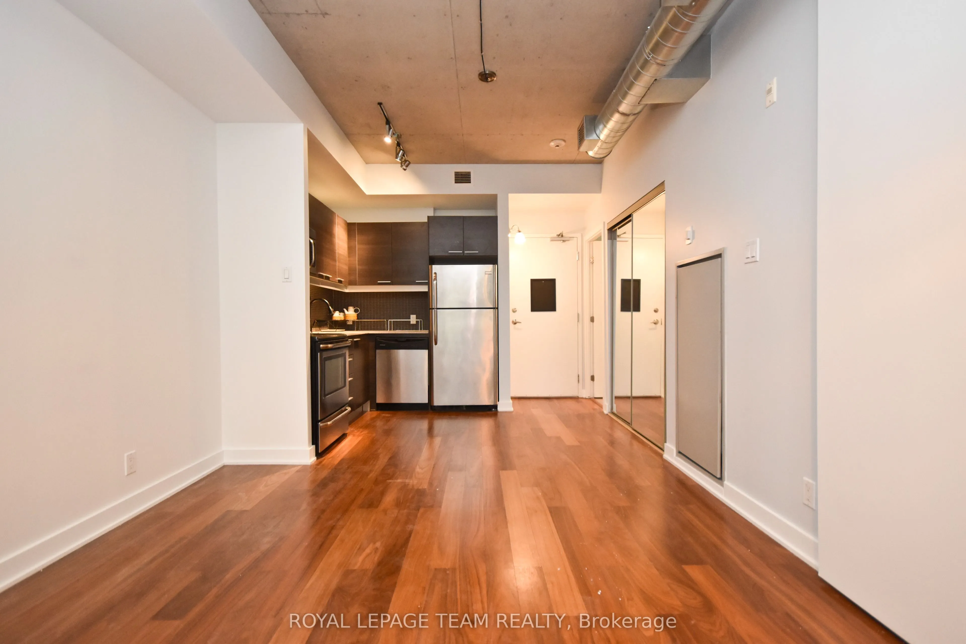 354 Gladstone Avenue, #211