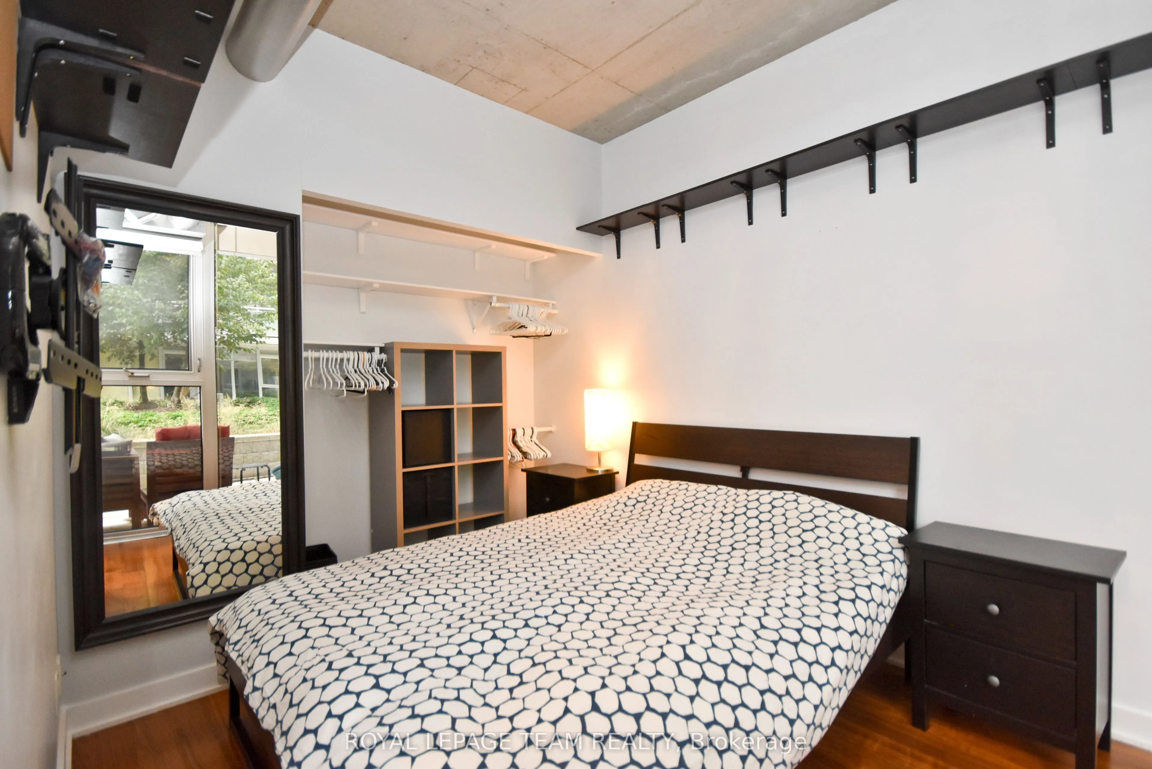 354 Gladstone Avenue, #211