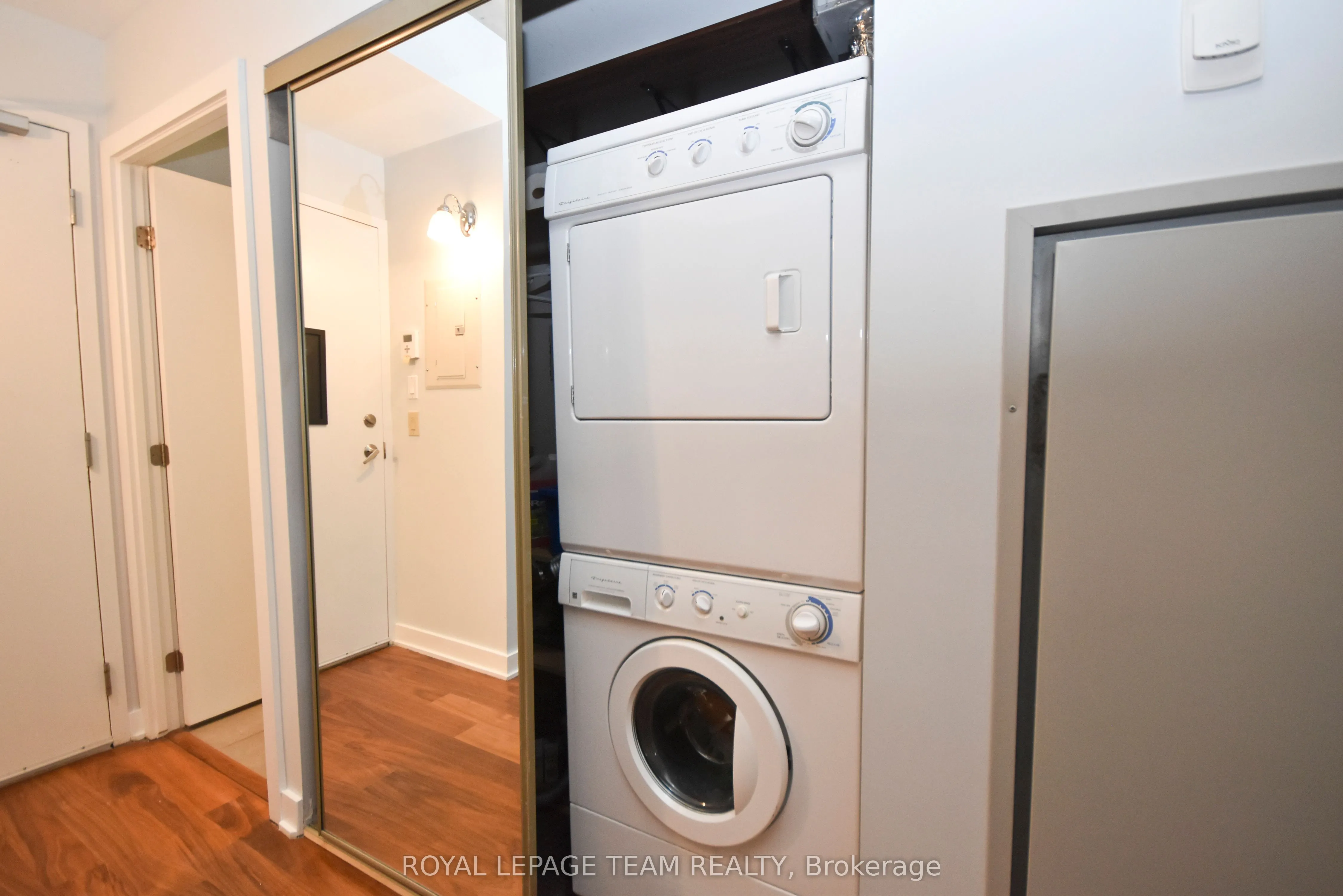 354 Gladstone Avenue, #211