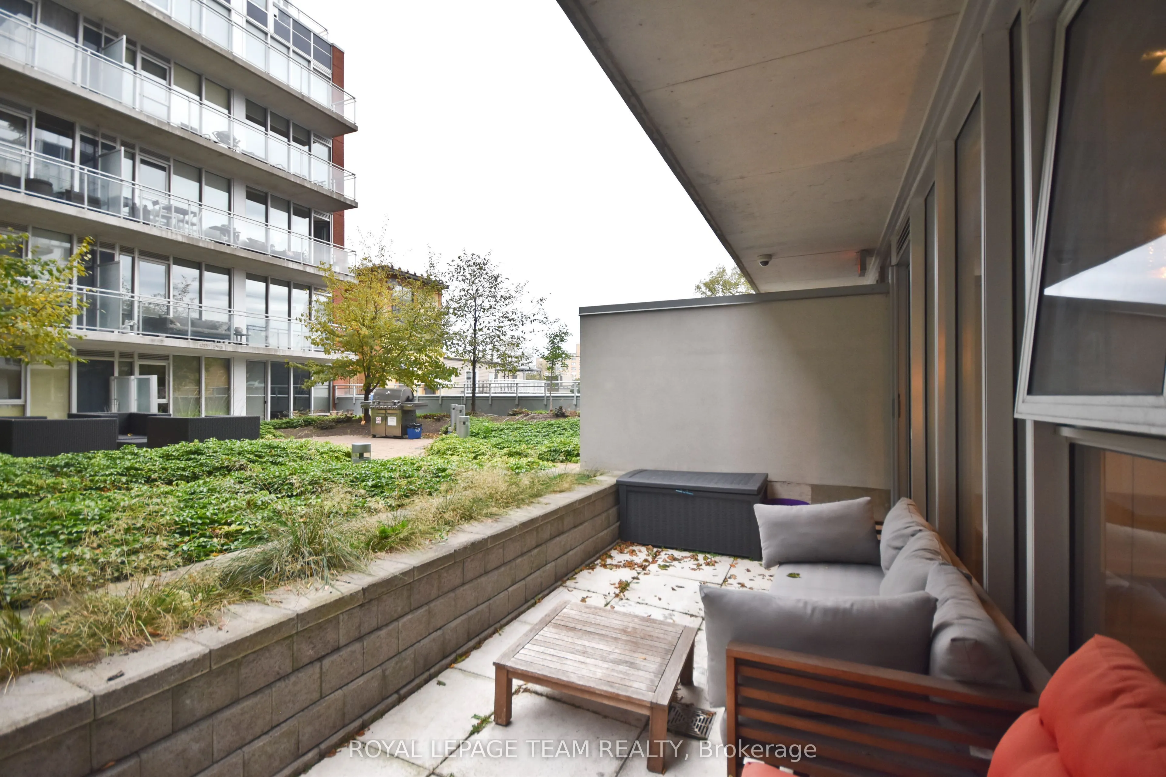 354 Gladstone Avenue, #211