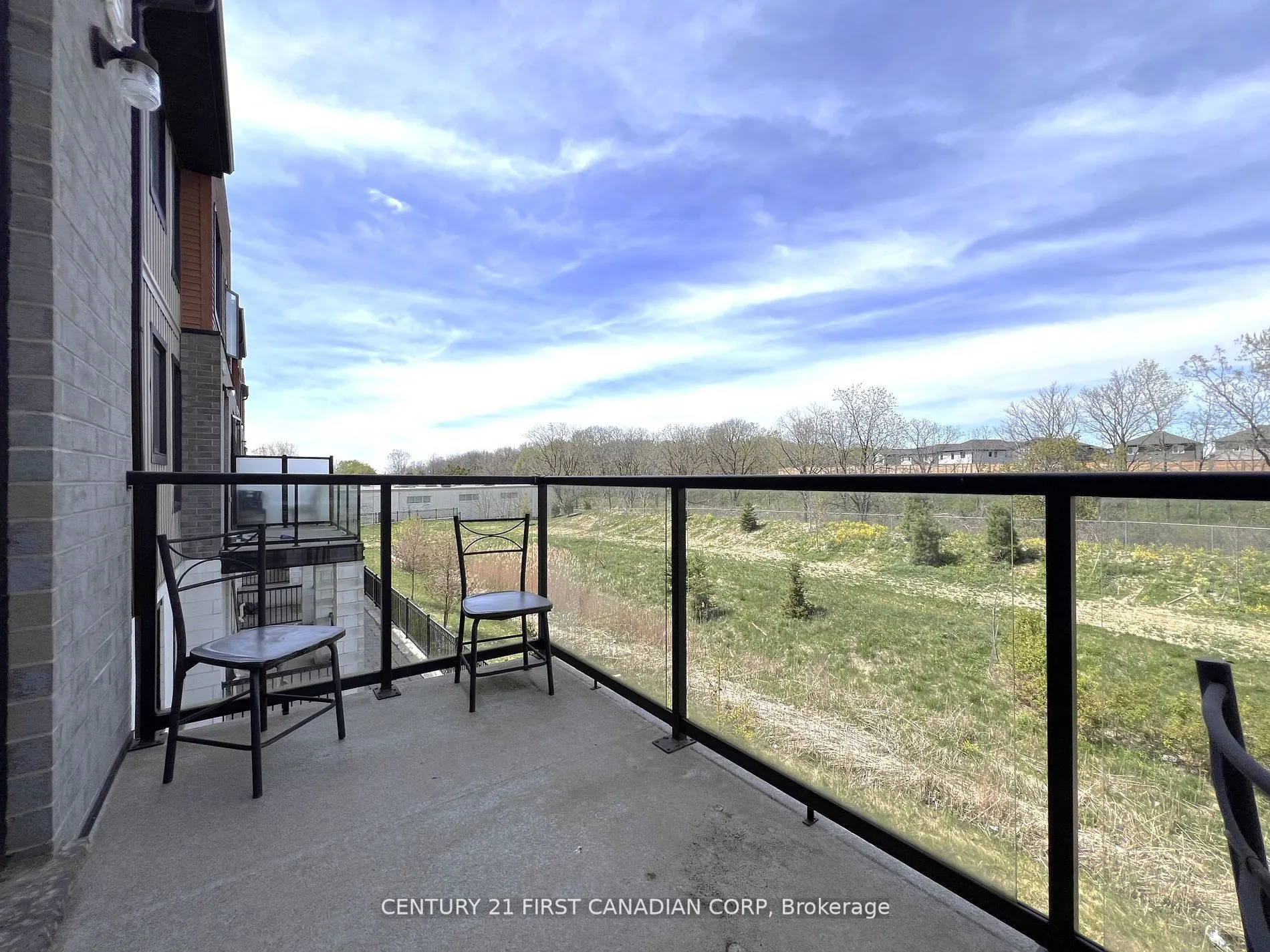 962 WEST VILLAGE Square