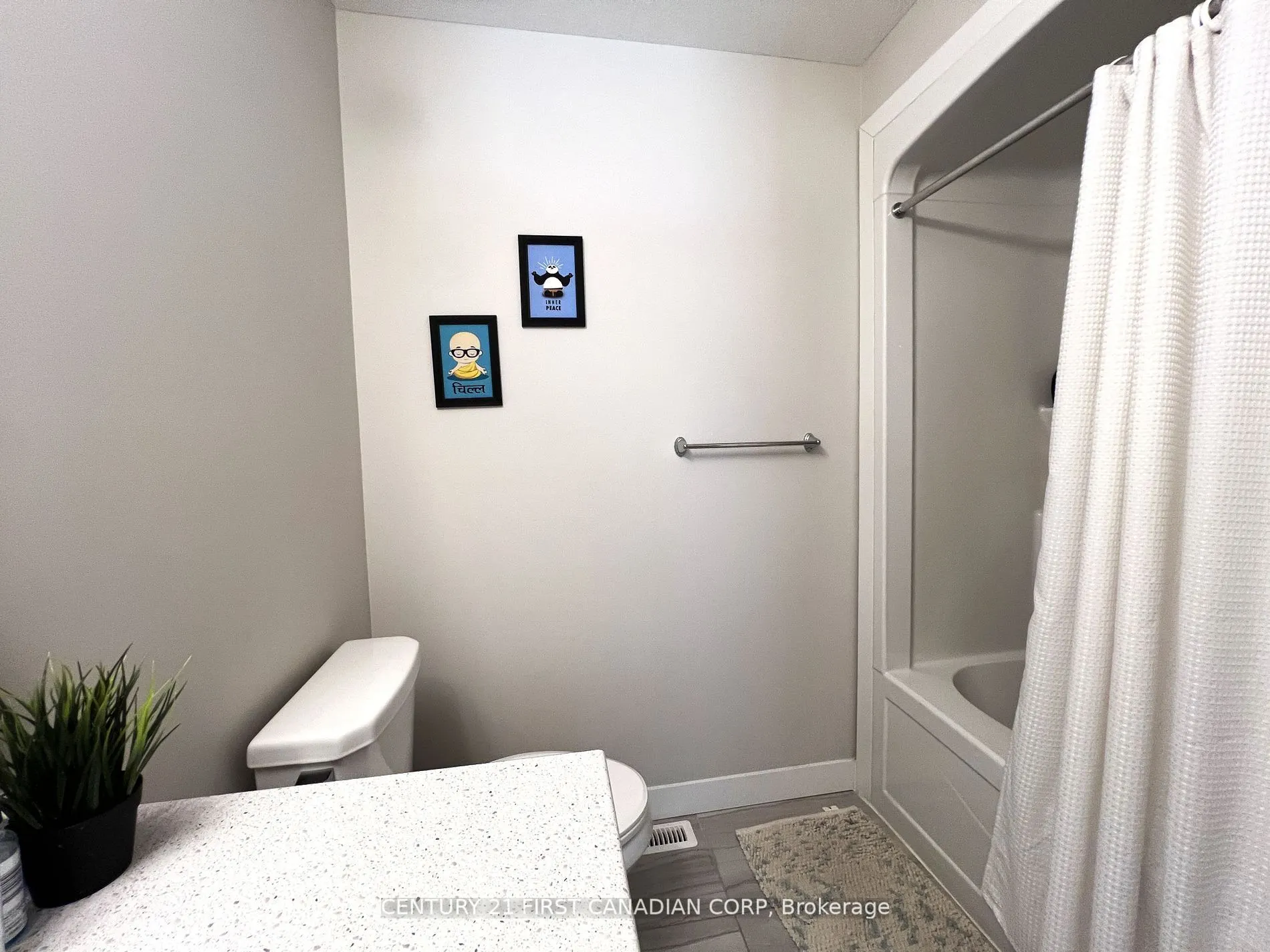 962 WEST VILLAGE Square
