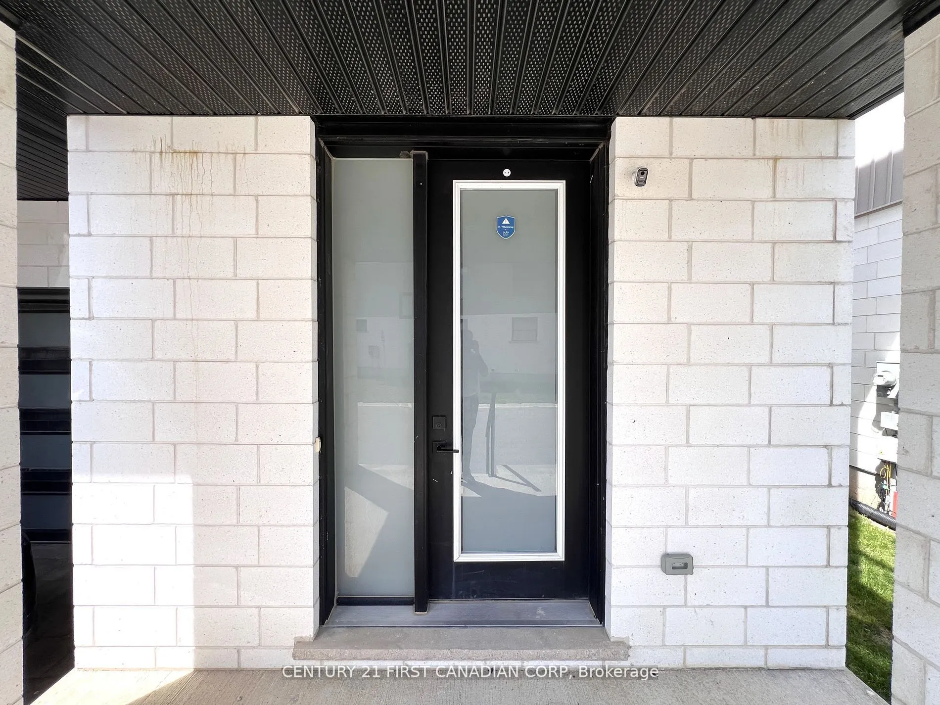 962 WEST VILLAGE Square