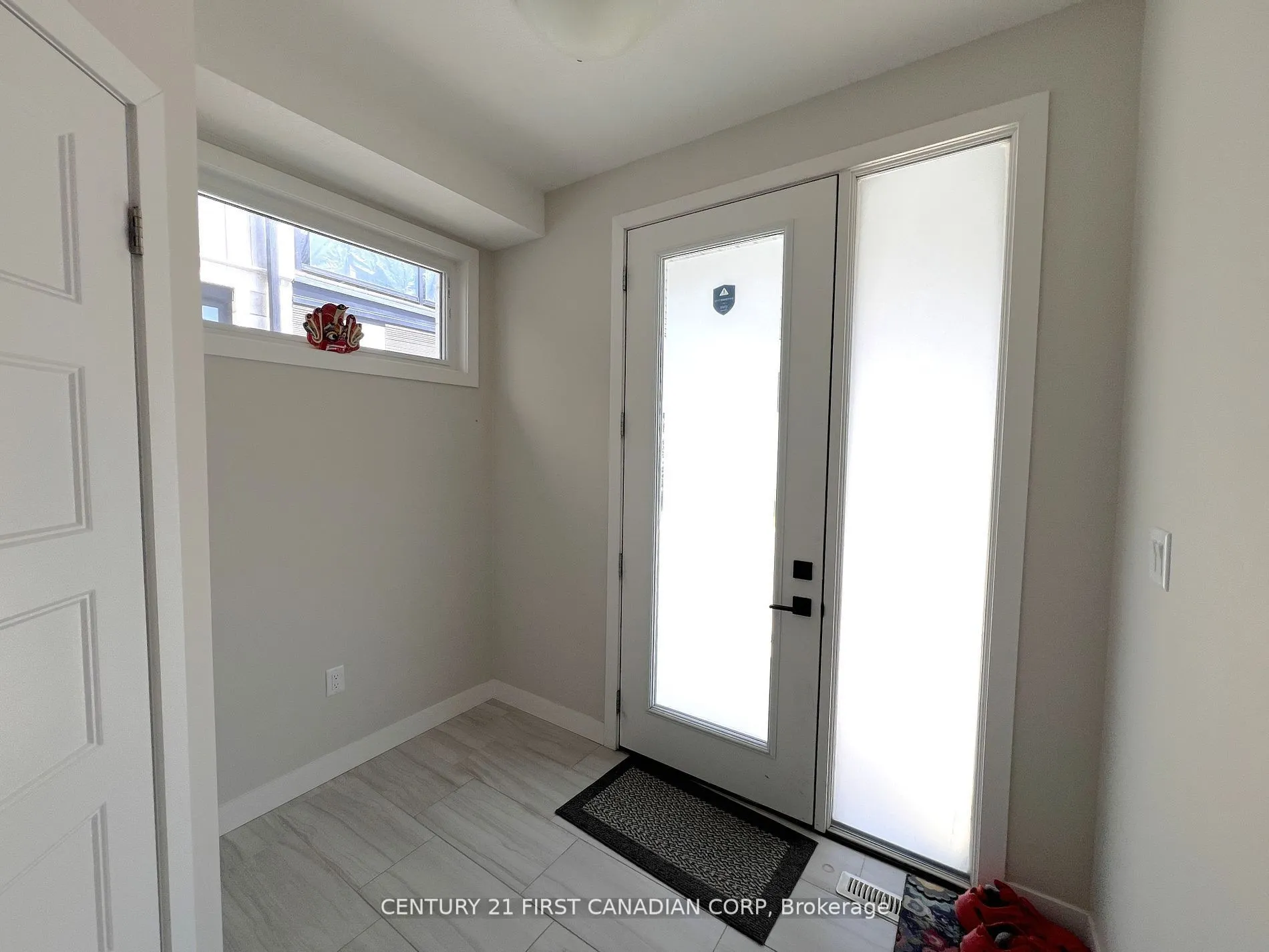 962 WEST VILLAGE Square