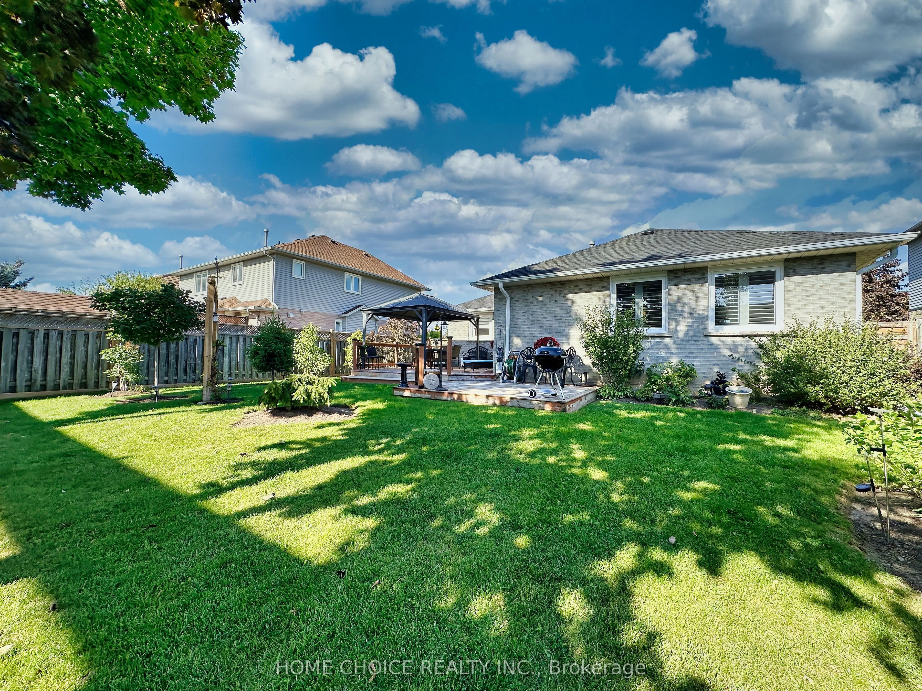 49 Riviera Ridge