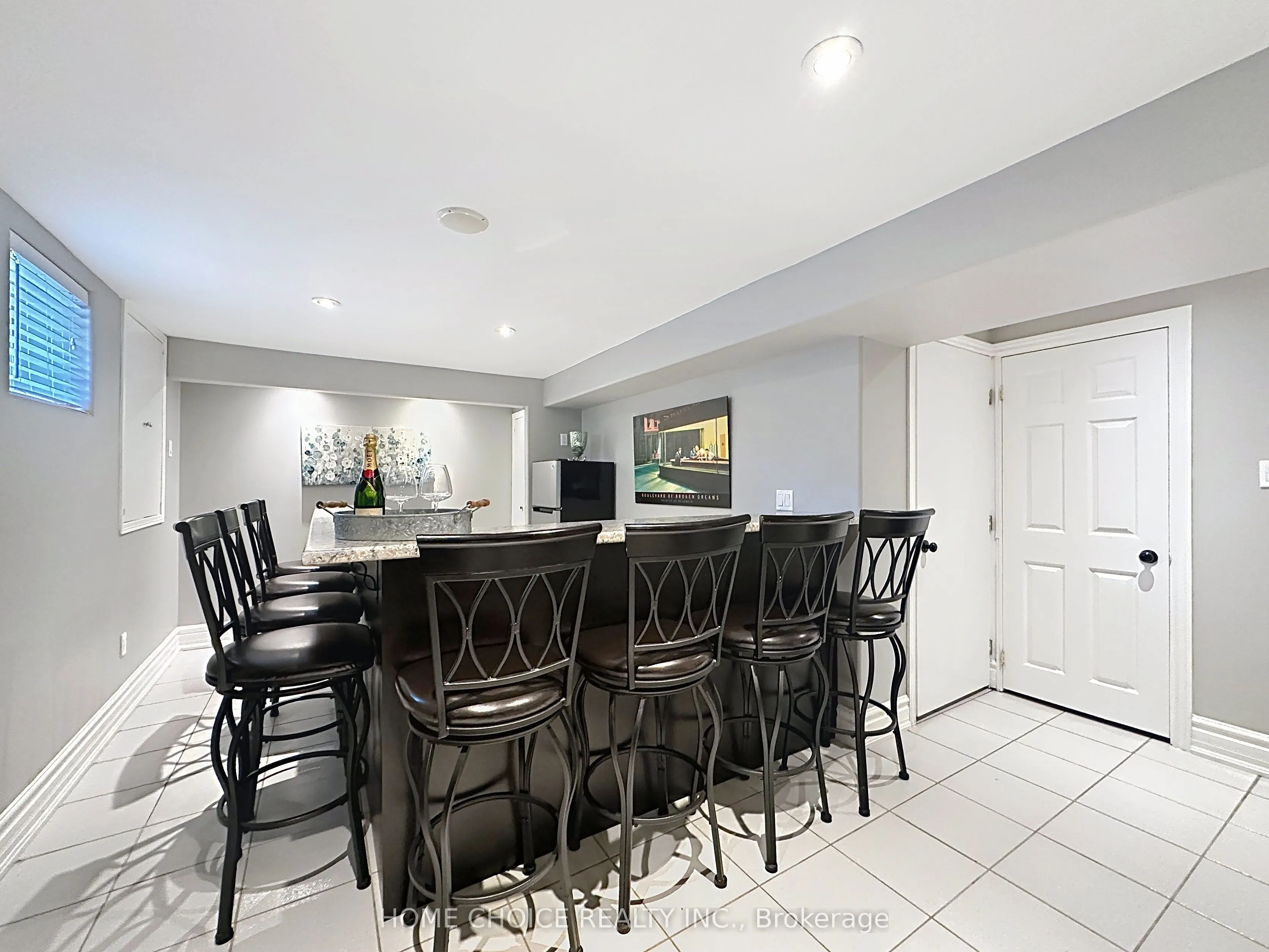 49 Riviera Ridge