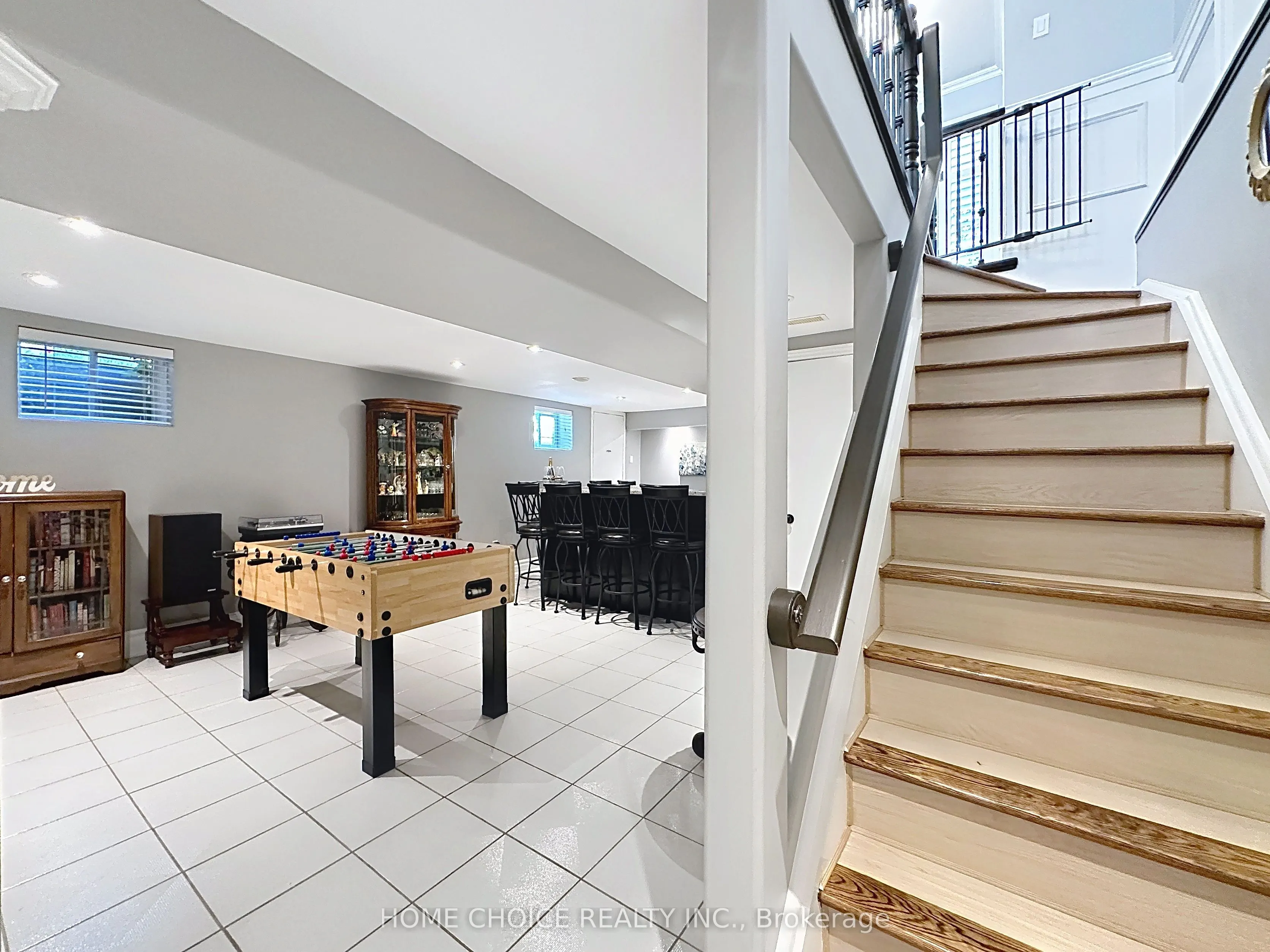 49 Riviera Ridge
