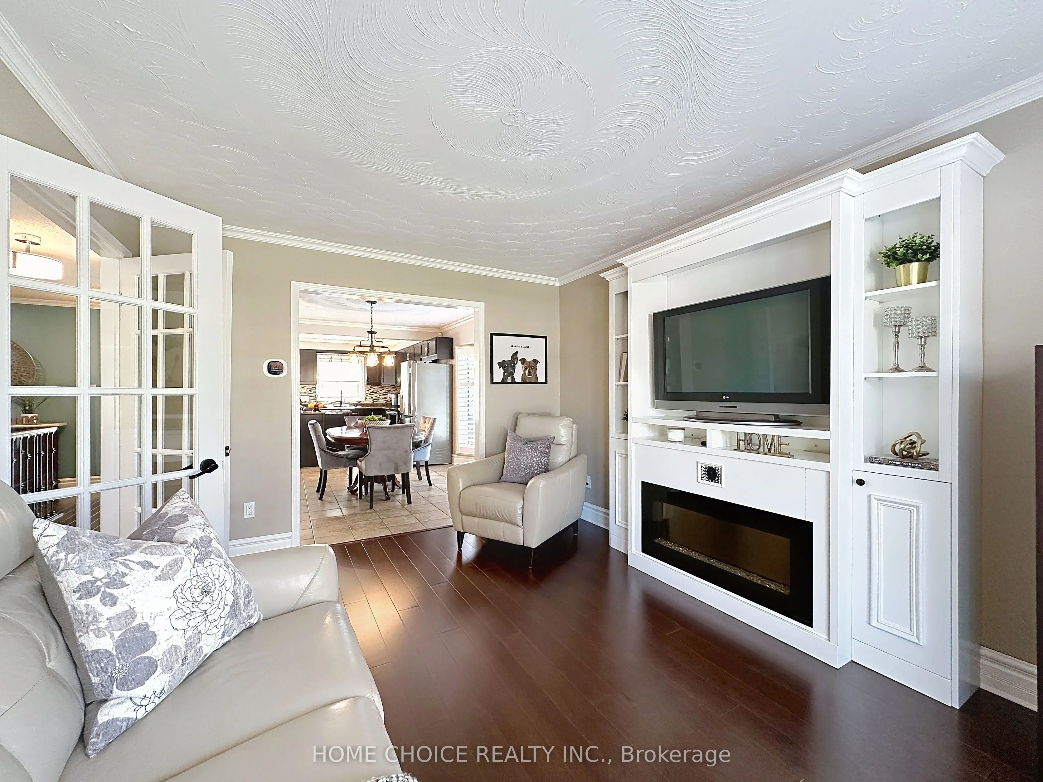 49 Riviera Ridge