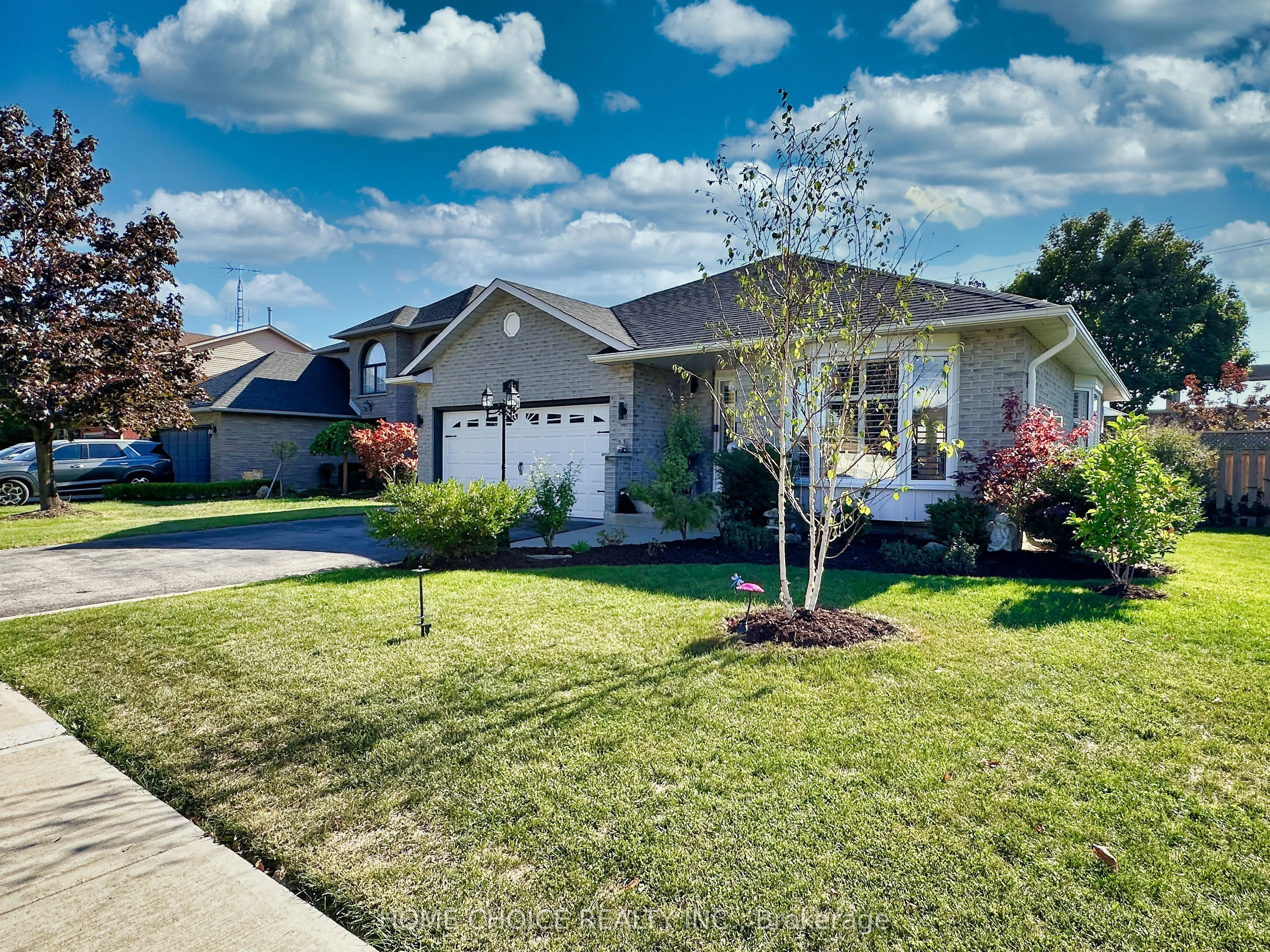 49 Riviera Ridge