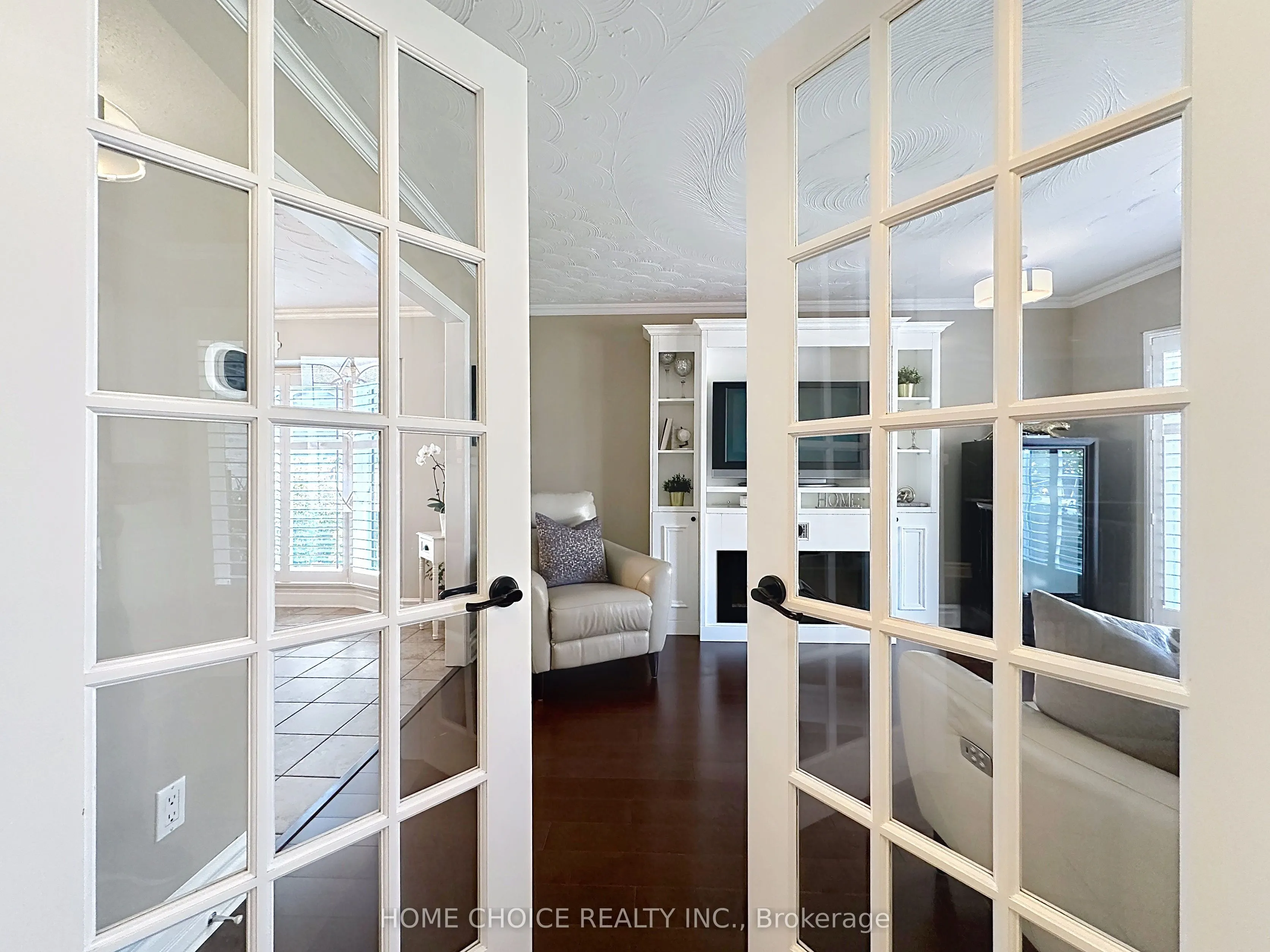 49 Riviera Ridge