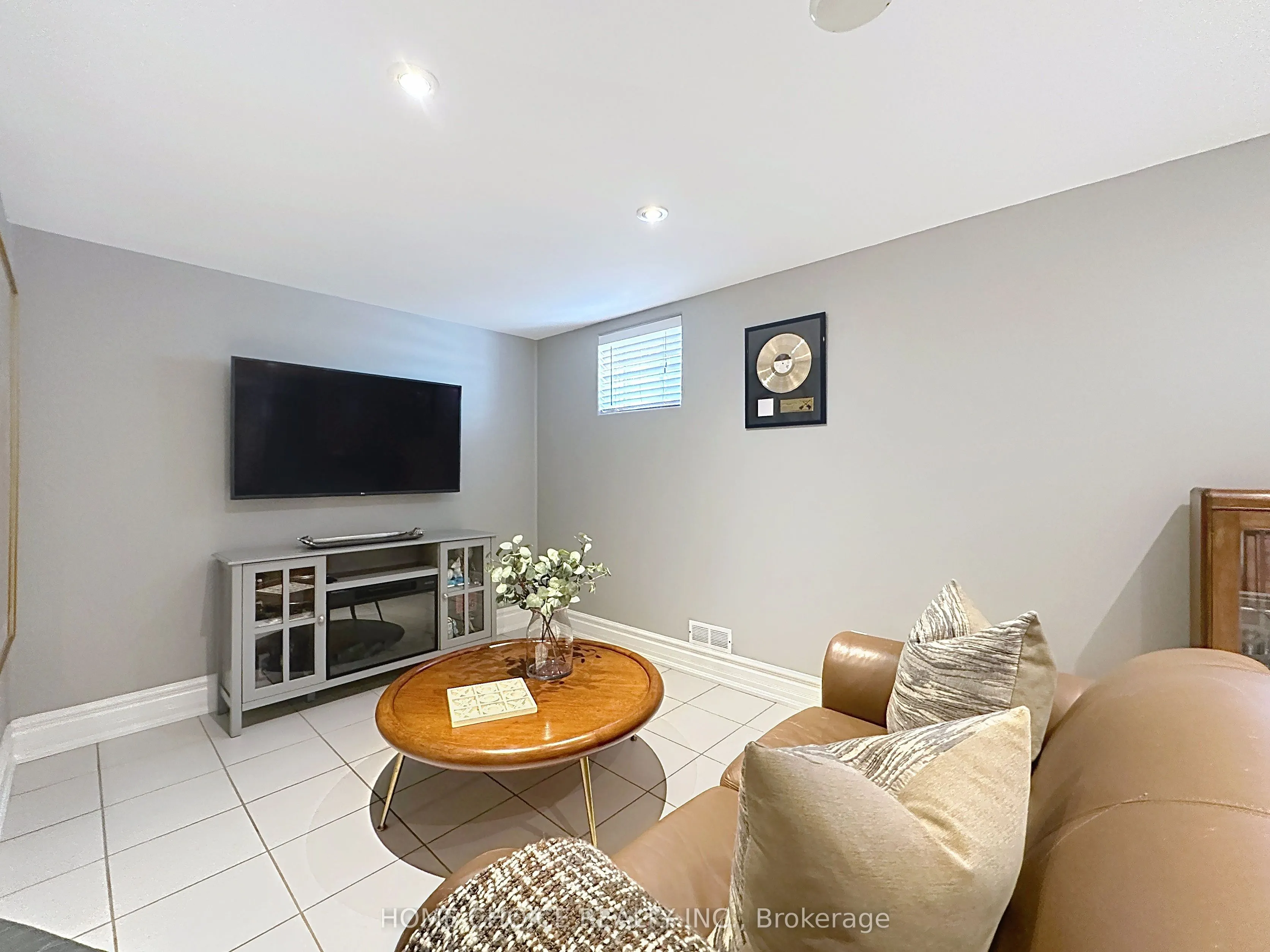 49 Riviera Ridge