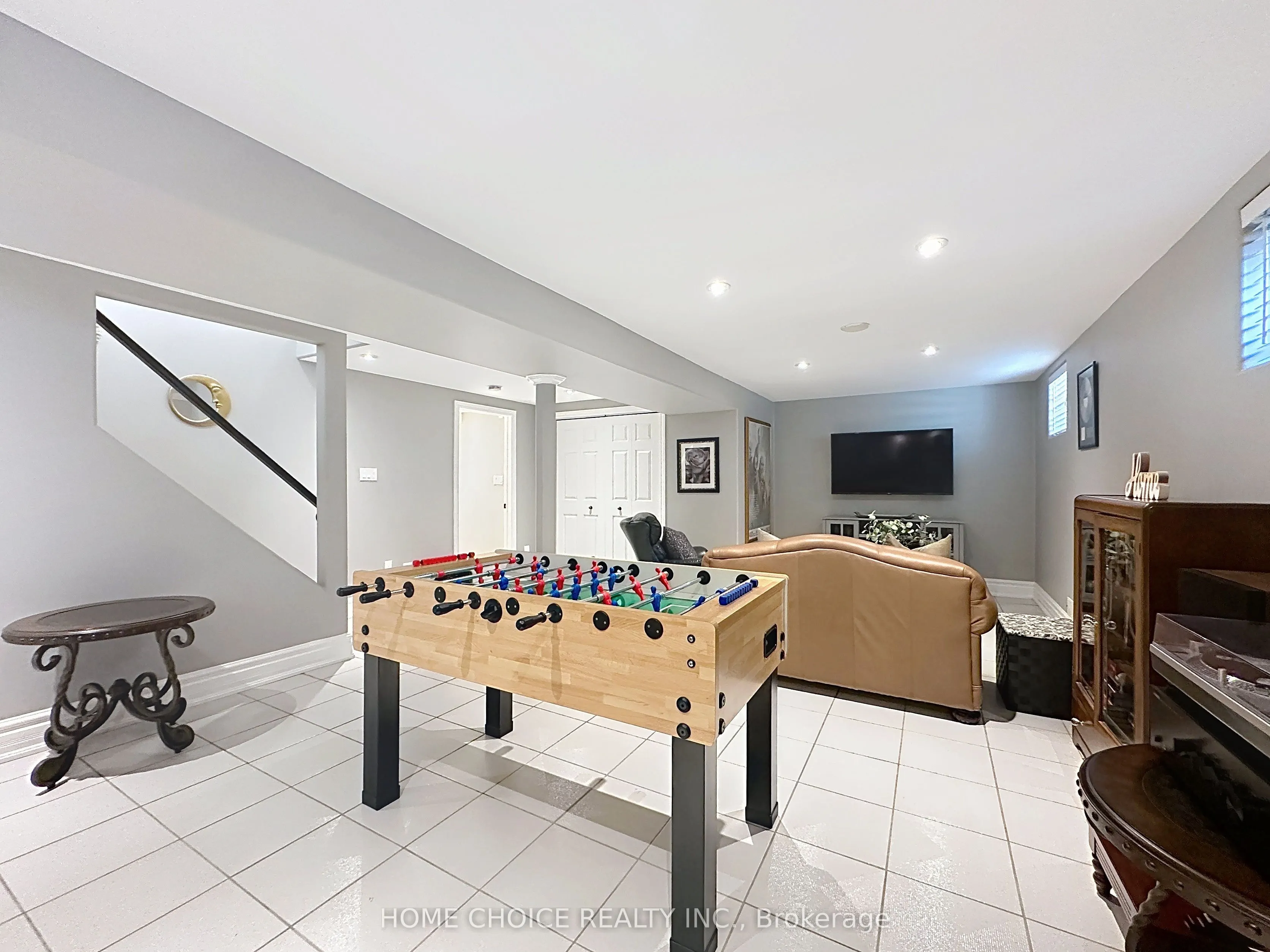 49 Riviera Ridge