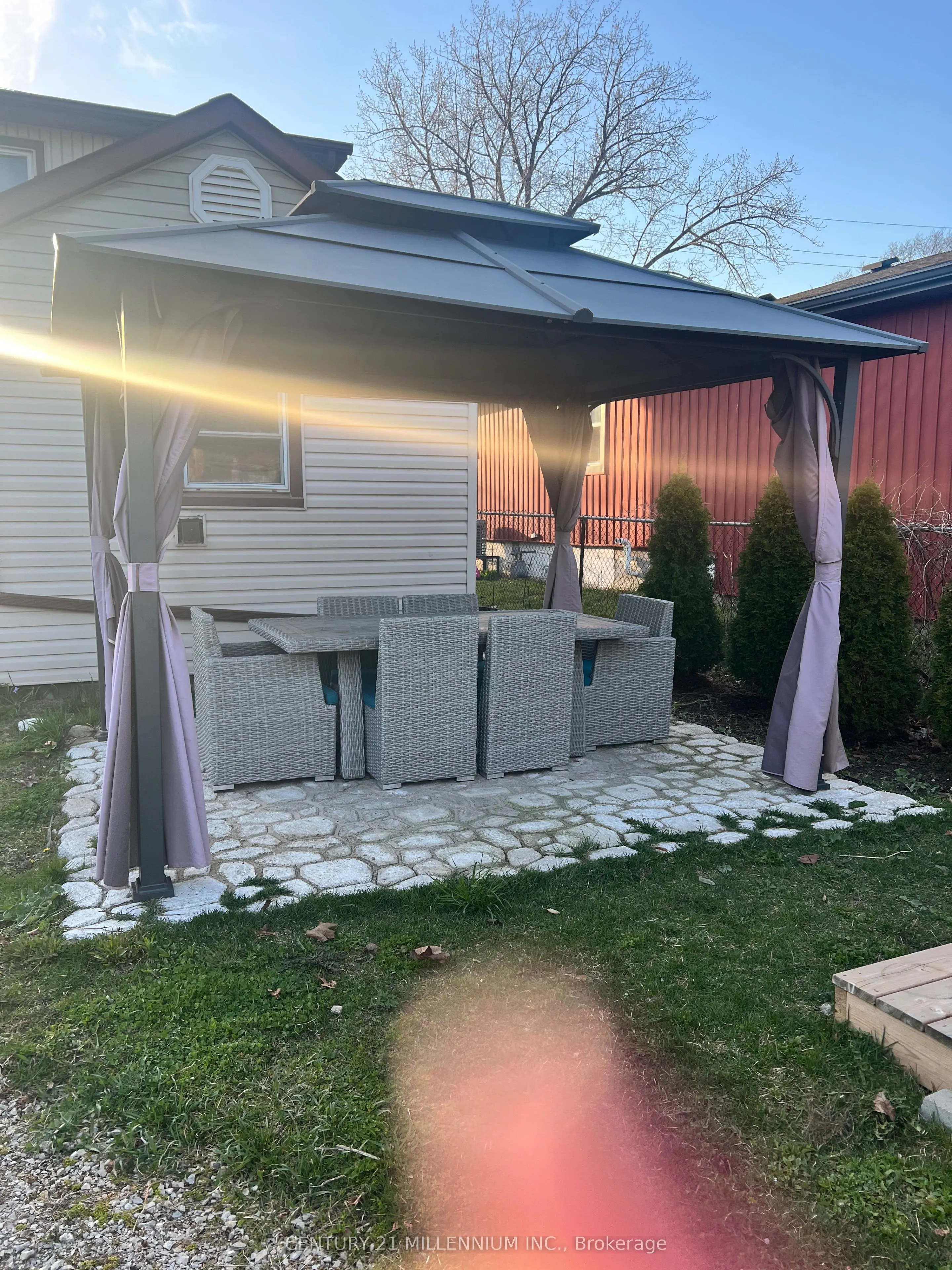 74 Pinelands Avenue
