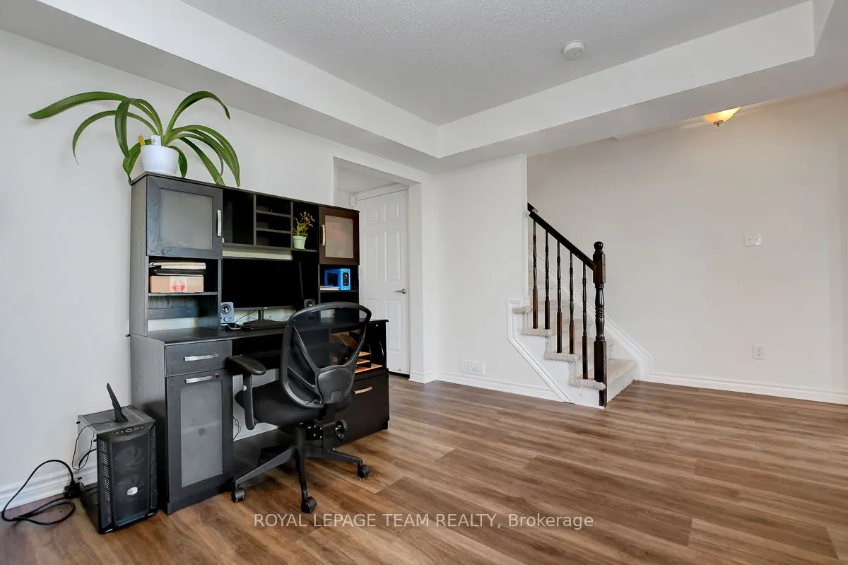 3865 STRANDHERD Drive