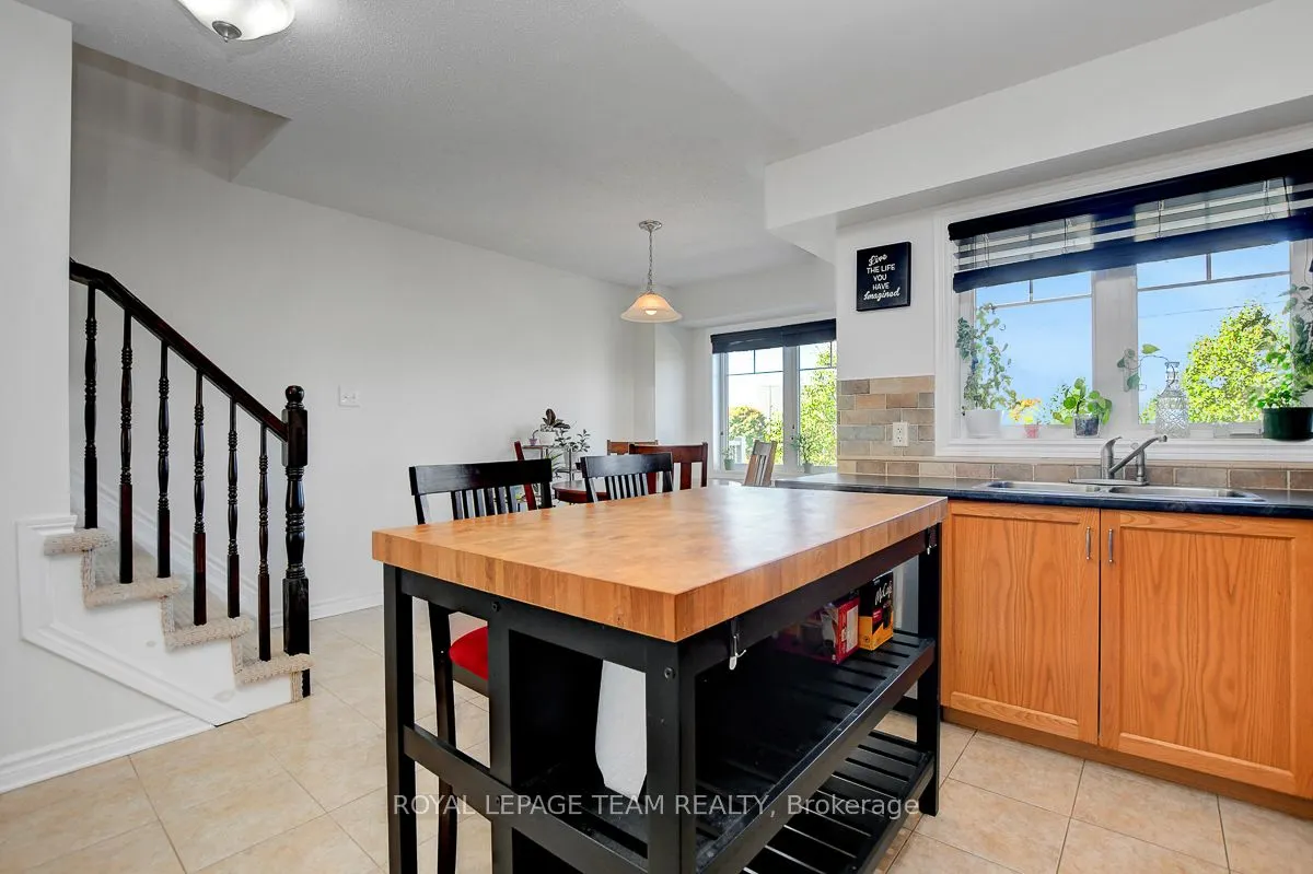 3865 STRANDHERD Drive