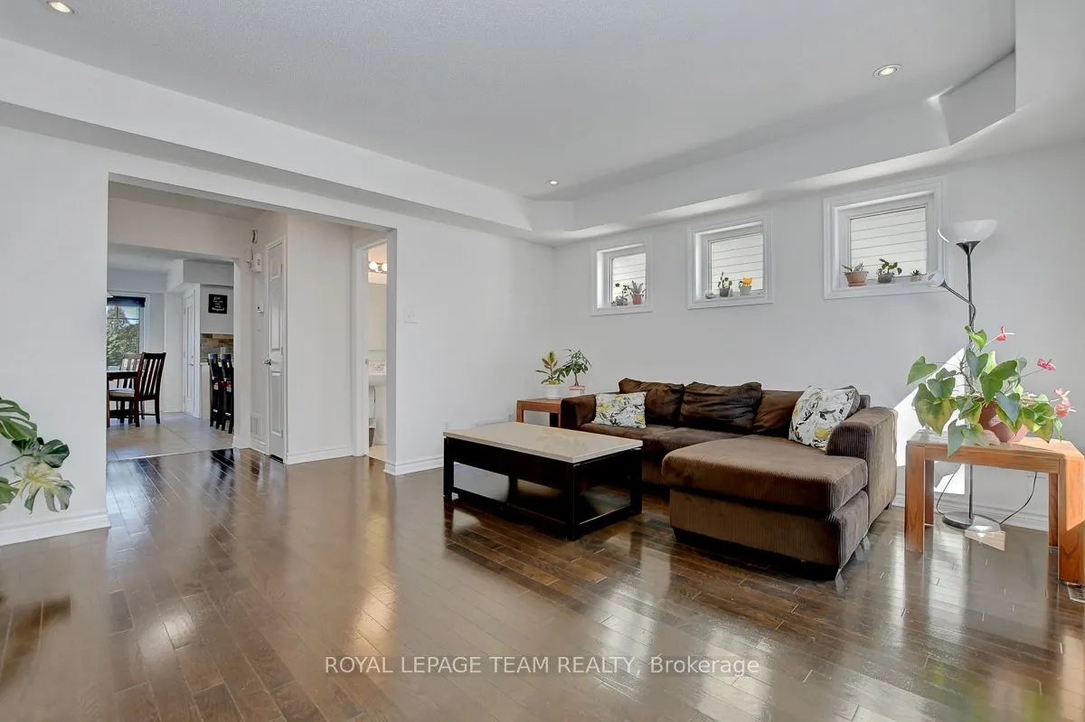 3865 STRANDHERD Drive