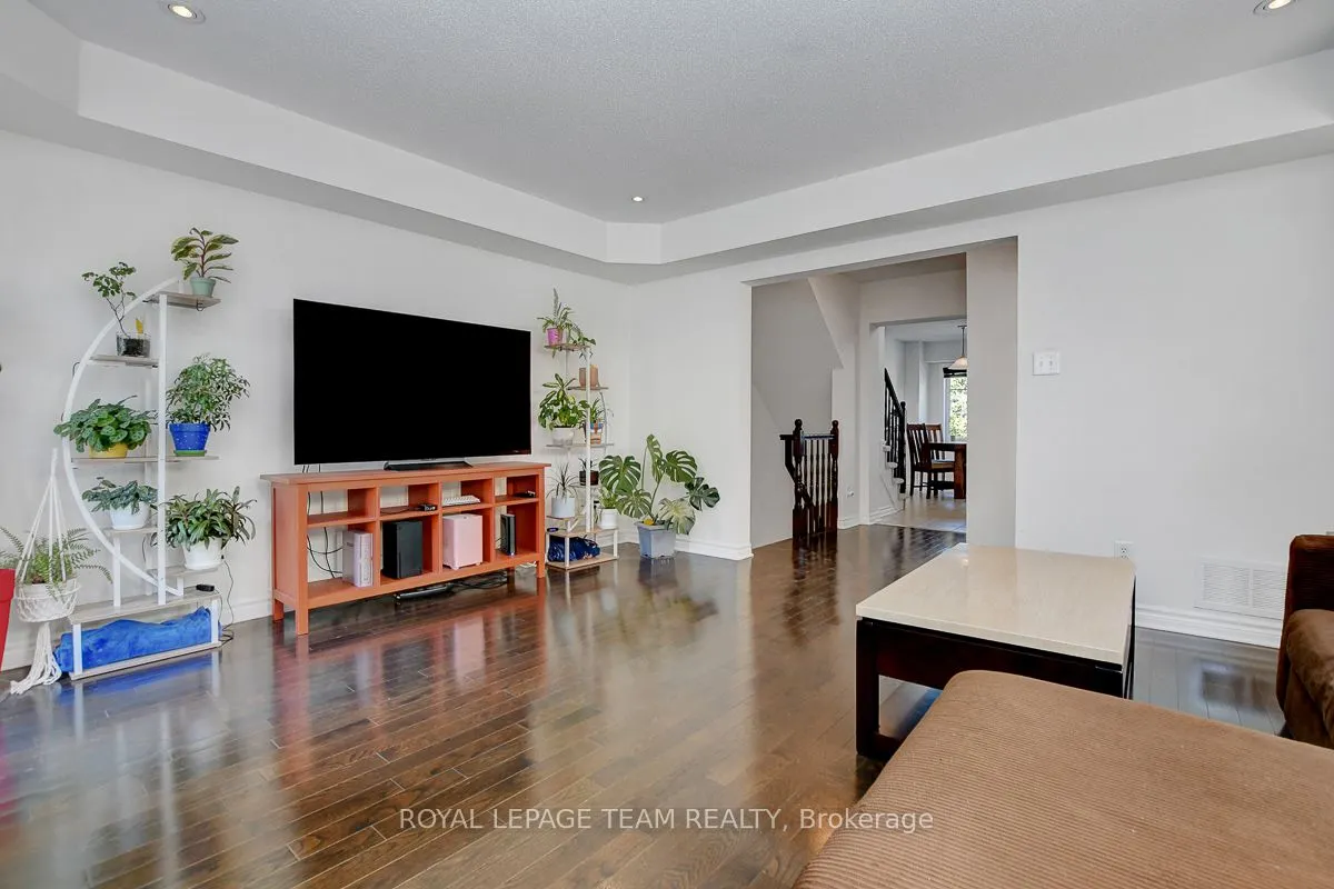 3865 STRANDHERD Drive
