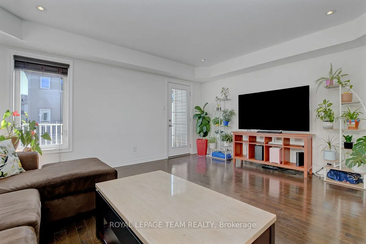 3865 STRANDHERD Drive