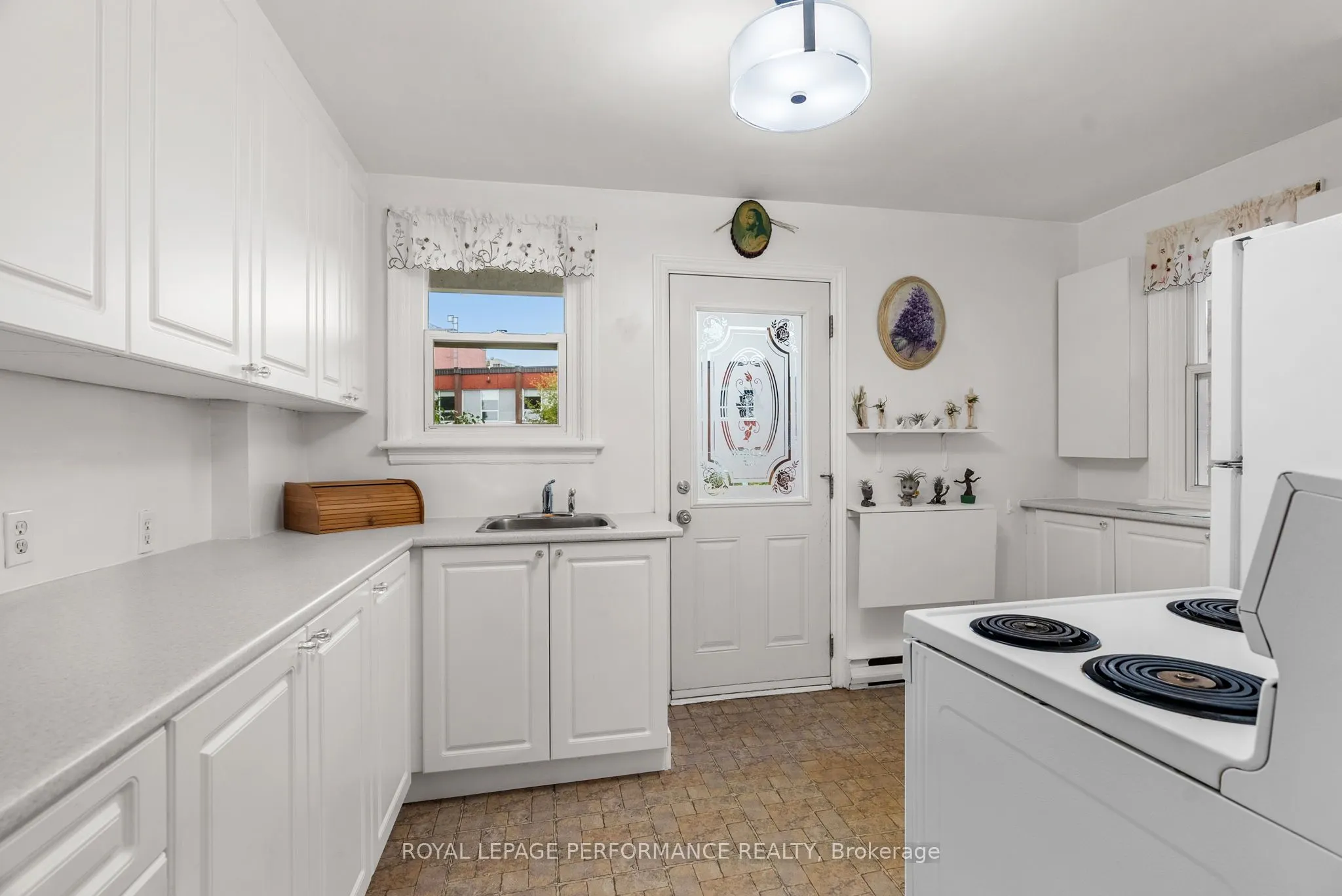 72 Dagmar Avenue
